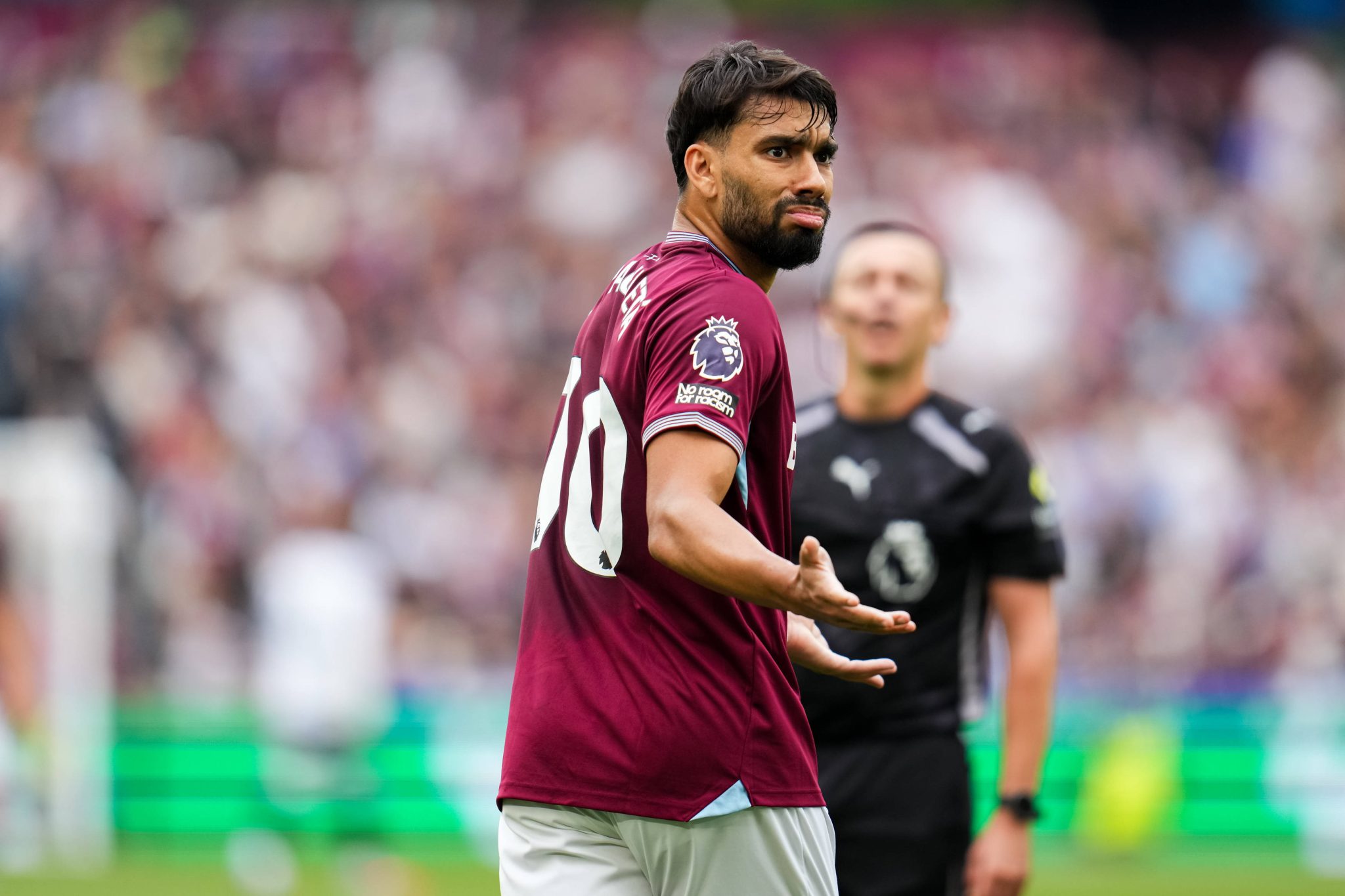 Ex-Cruzeiro desbanca Paquet&aacute; e &eacute; mais um atacante brasileiro brilhando na Premier League