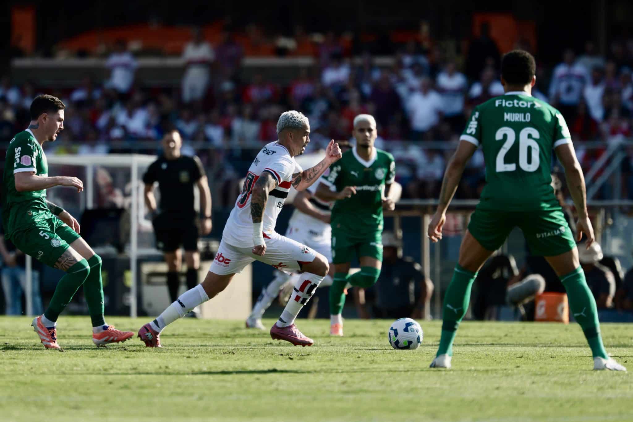 Luciano, em a&ccedil;&atilde;o contra o Palmeiras
