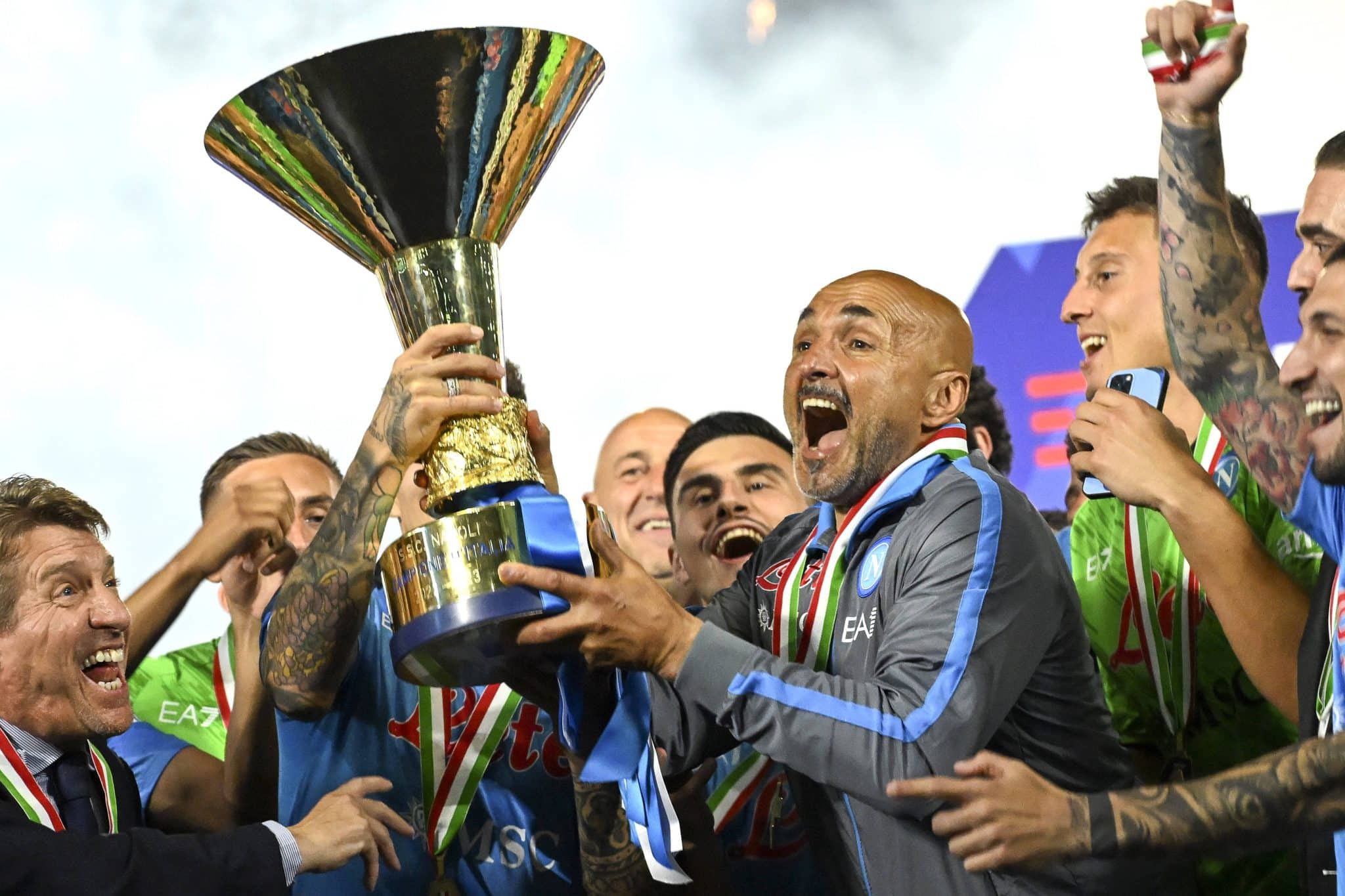 Spalletti levanta scudetto pelo Napoli (Foto: Imago)
