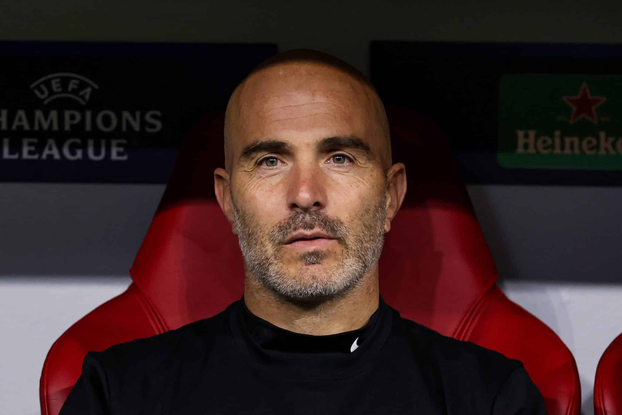 Maresca durante jogo do Chelsea na Champions League 