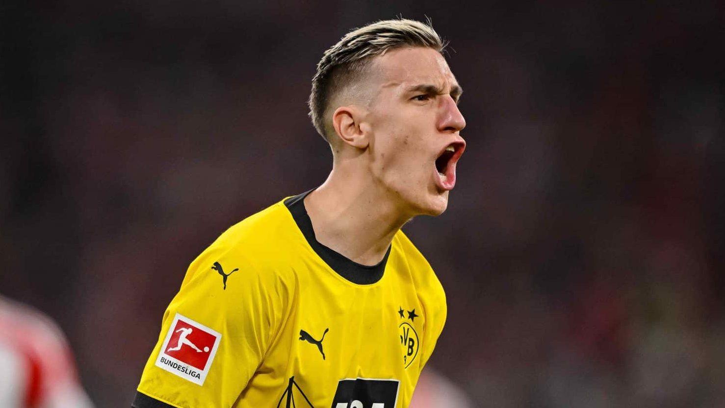 &Agrave;s v&eacute;speras de cl&aacute;ssico, postura de craque do Dortmund revive trauma com o Bayern