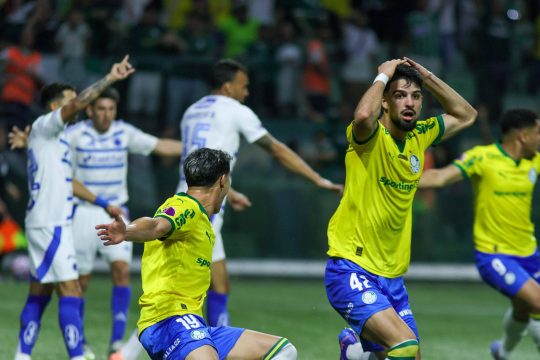 Em cen&aacute;rio parecido, se jogar desse jeito, Palmeiras n&atilde;o passa da LDU