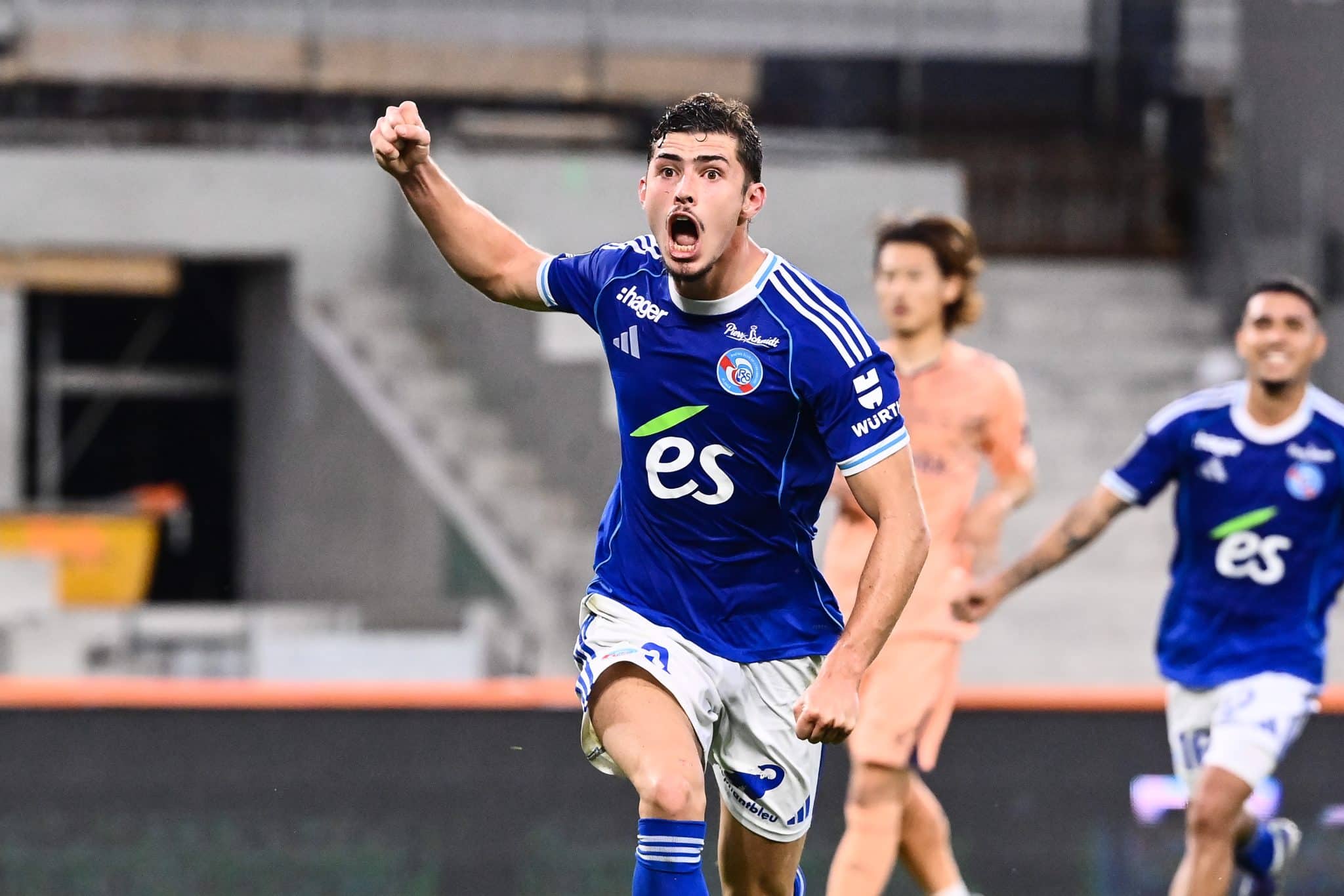 Panichelli celebra gol pelo Strasbourg