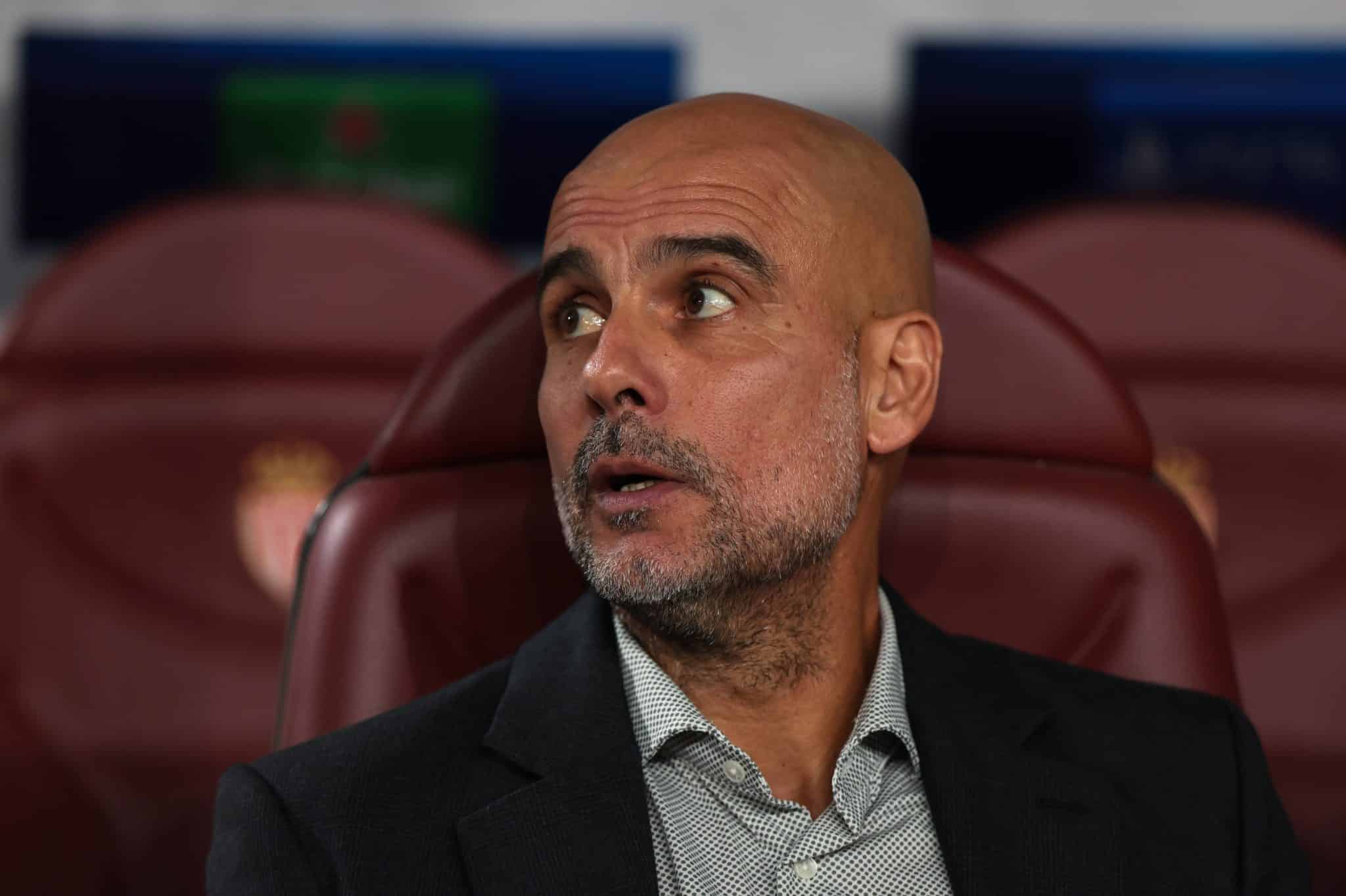 O t&eacute;cnico Pep Guardiola em jogo do Manchester City