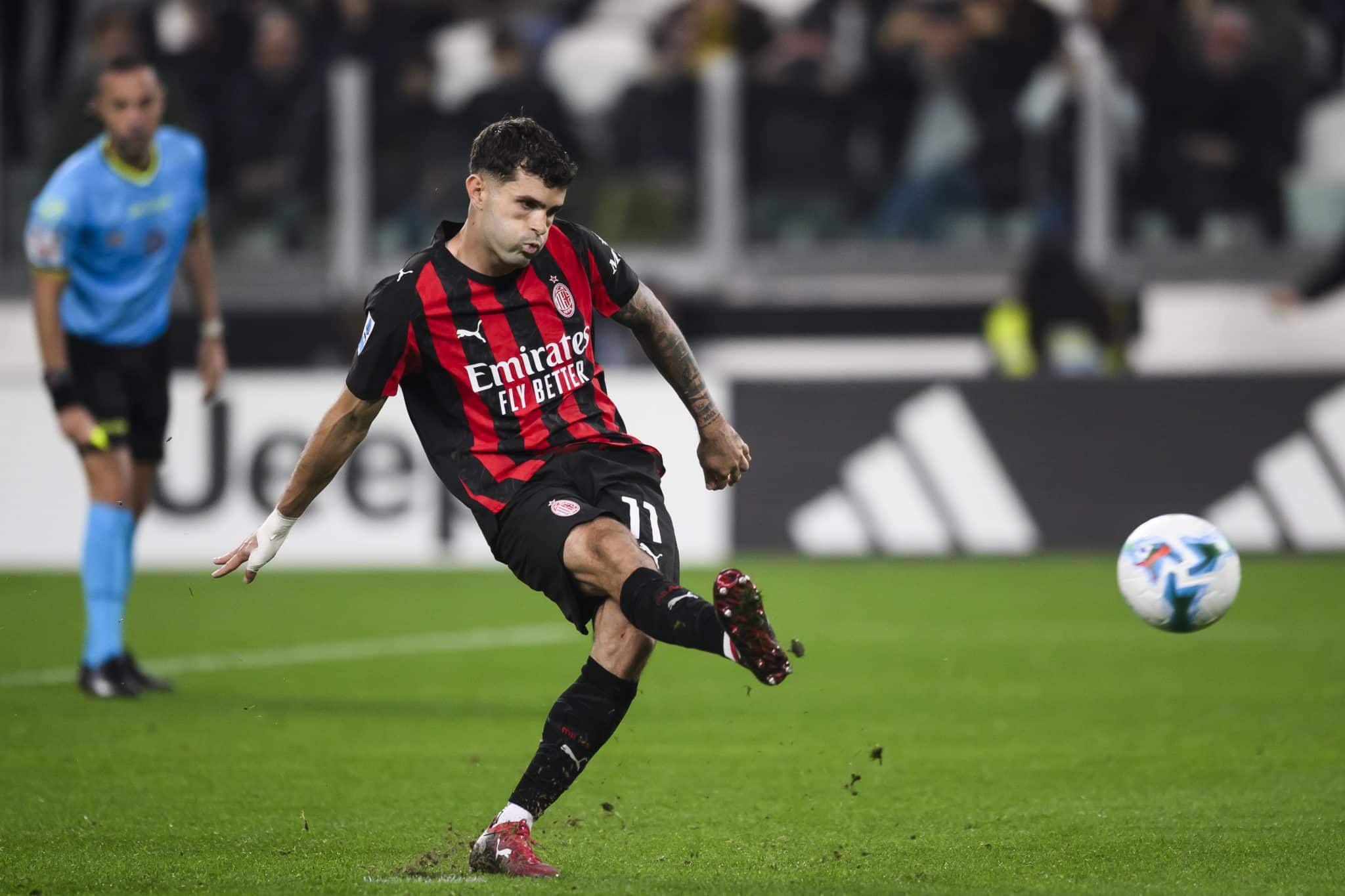 Momento em que Pulisc cobra o p&ecirc;nalti em Juventus x Milan 