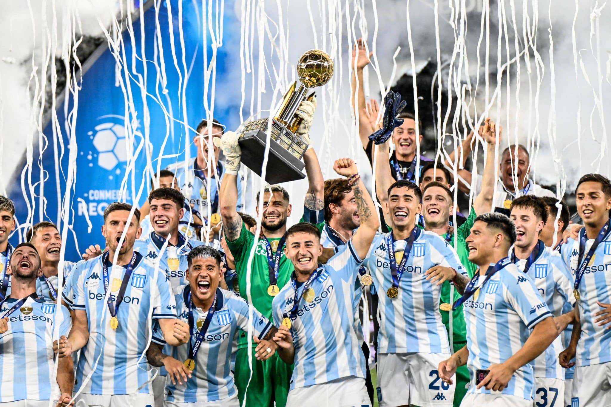 Racing, campe&atilde;o da Recopa Sul-Amricana 2025 (Foto: Imago)