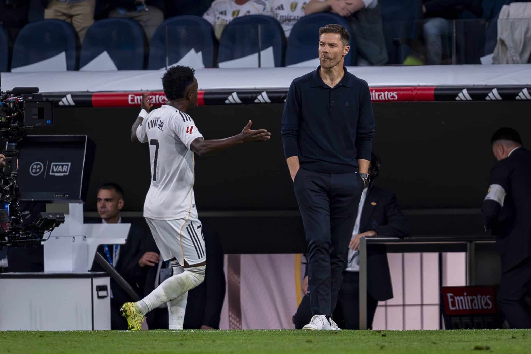 Vinicius Jr. reclama de substitui&ccedil;&atilde;o de Xabi Alonso no Real Madrid (Foto: Imago)