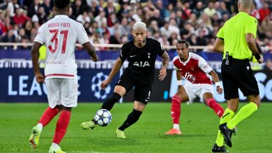 &lsquo;Jogar com Richarlison &eacute; jogar com 10&rsquo;: Brasileiro vai mal, mas Tottenham escapa de derrota