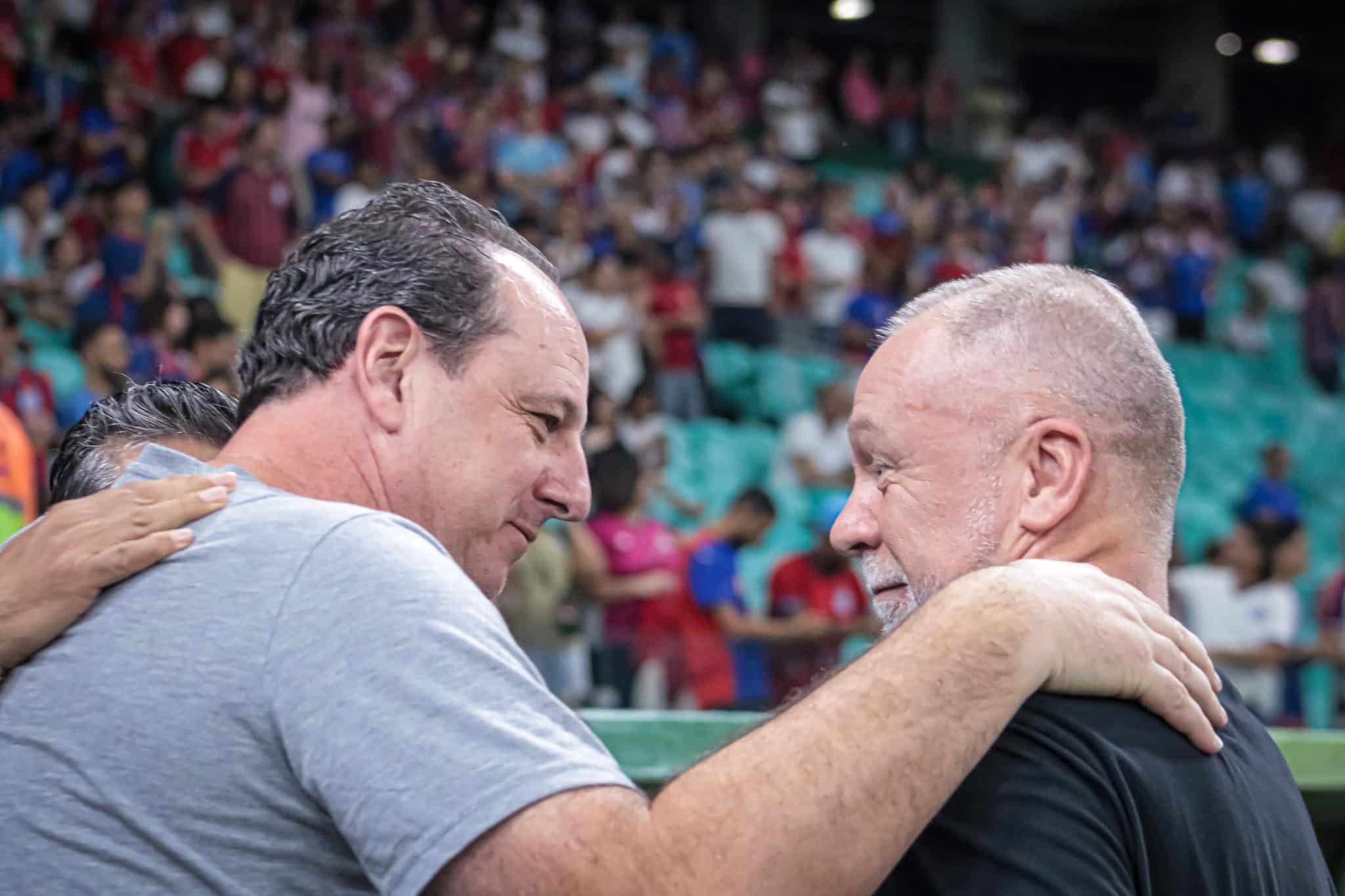 Rog&eacute;rio Ceni supera Mano Menezes em sua especialidade, e Bahia atropela o Gr&ecirc;mio