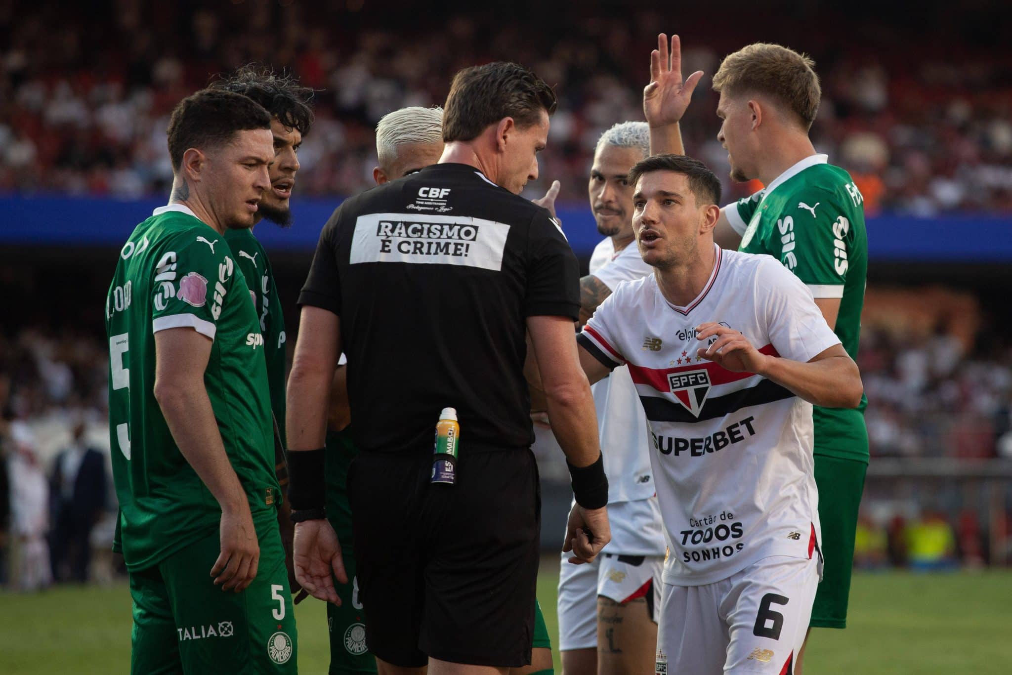 Dossi&ecirc; Choque-Rei: As reclama&ccedil;&otilde;es recentes do S&atilde;o Paulo sobre arbitragem contra o Palmeiras