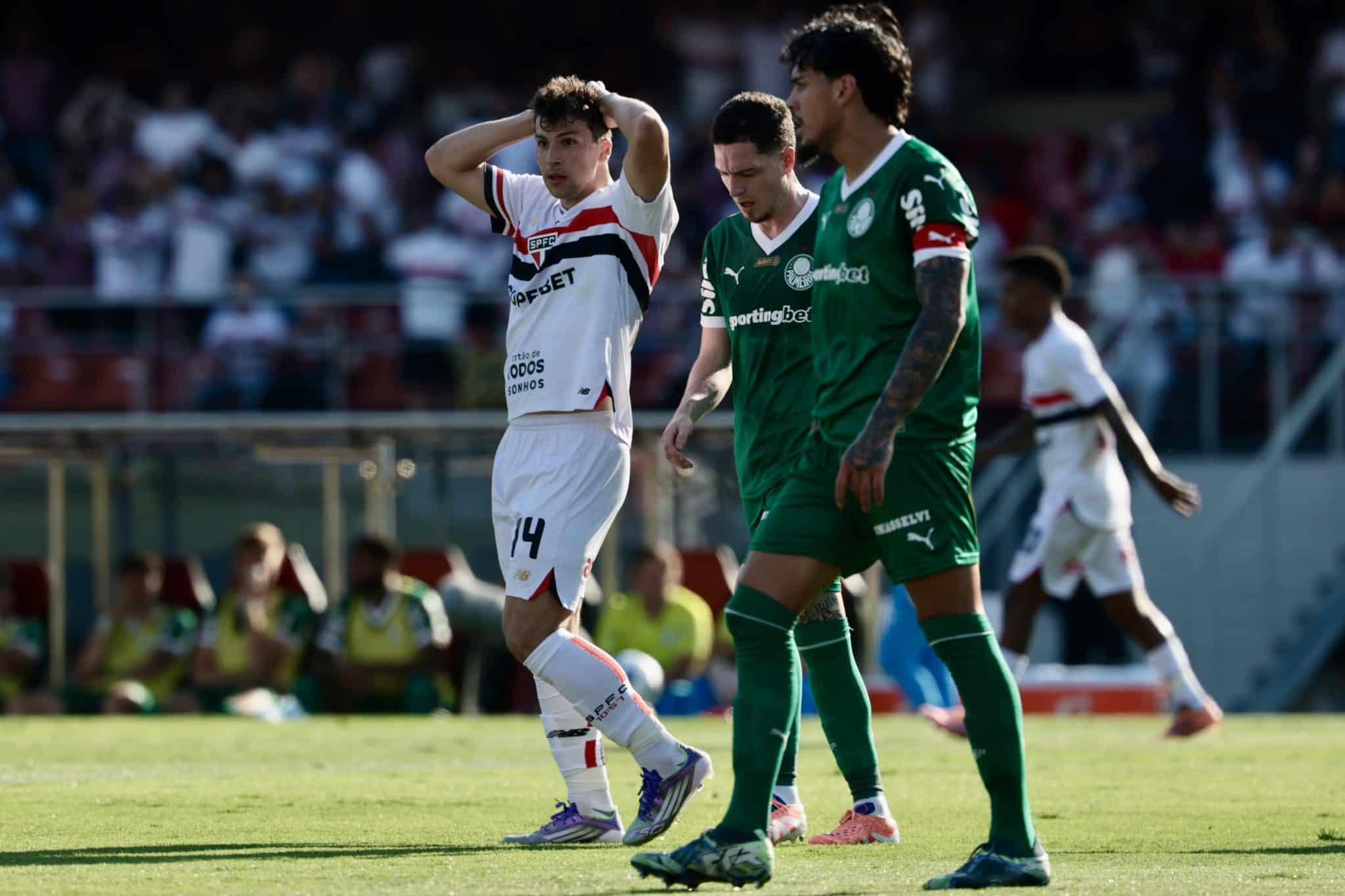 Gonzalo Tapia, em a&ccedil;&atilde;o pelo S&atilde;o Paulo