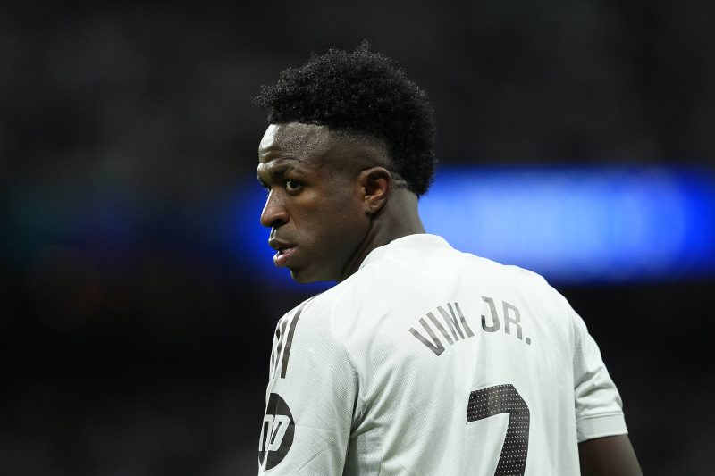 ‘Estranho’: Ídolo do Real Madrid faz alerta a Vinicius Junior