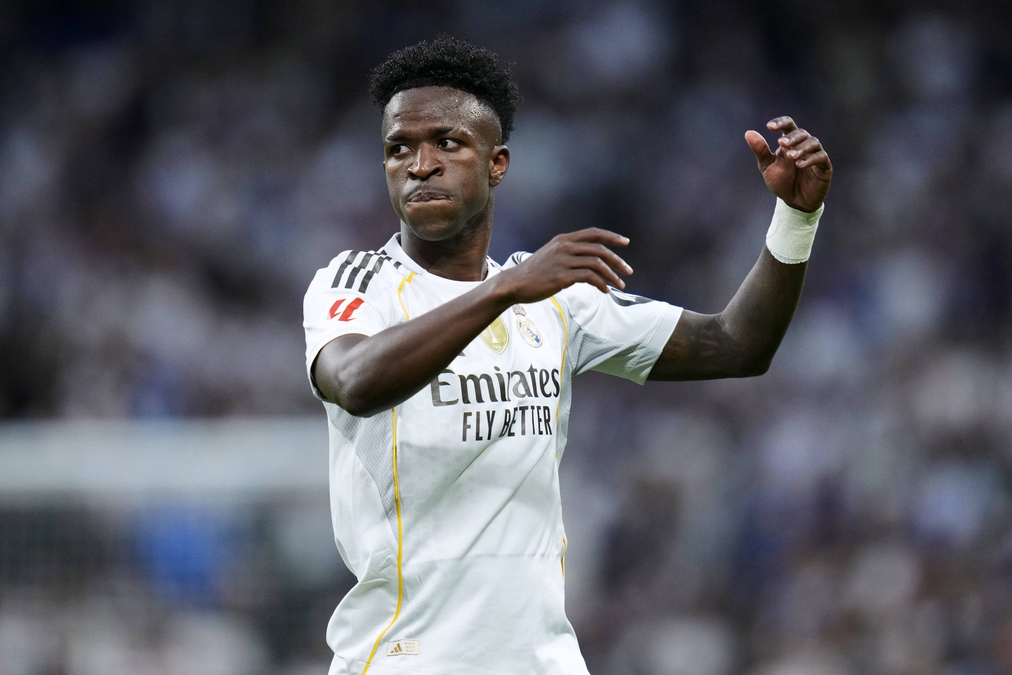 &lsquo;&Eacute; inaceit&aacute;vel e egoc&ecirc;ntrico, Vinicius J&uacute;nior testa todos ao seu redor diariamente&rsquo;