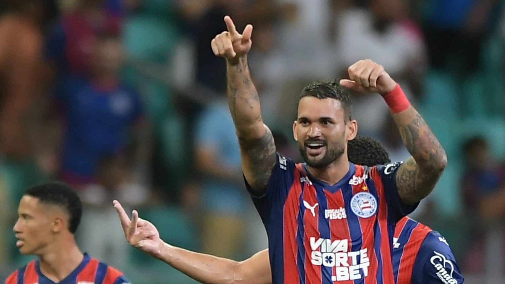 Erro infantil de Danilo condiciona jogo, Flamengo perde lideran&ccedil;a e Ceni quebra tabu