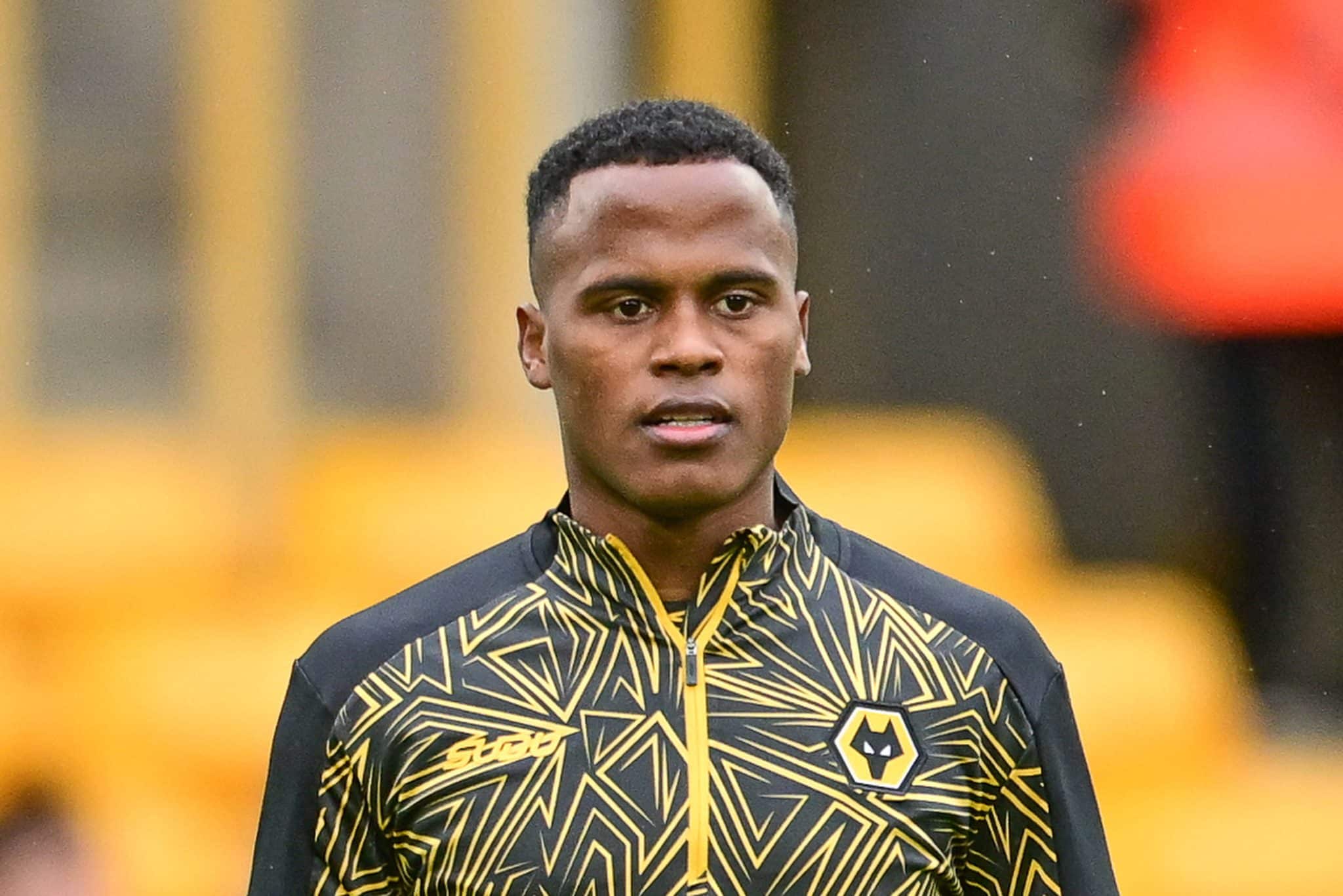 Em baixa no Wolves, Arias vira alvo de clube europeu e pode deixar futebol ingl&ecirc;s