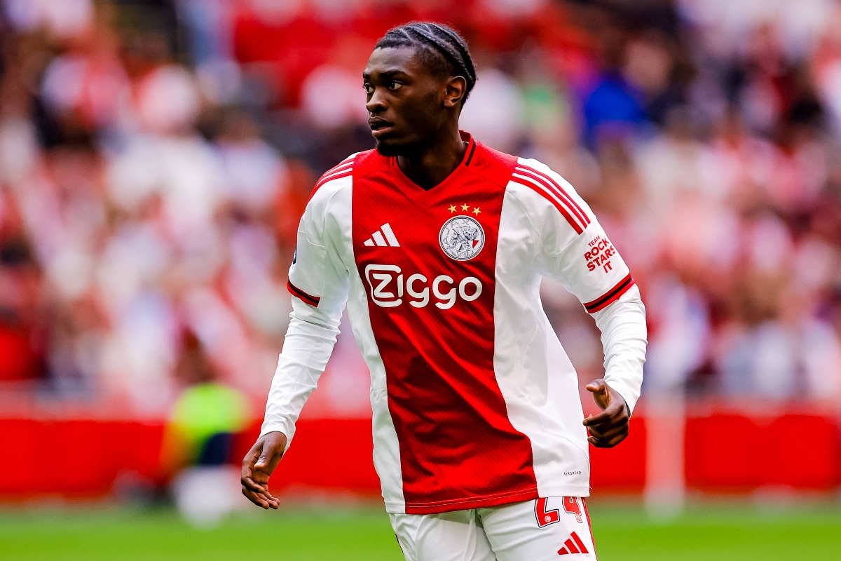 A jovem estrela do Ajax que virou a bola da vez no Manchester United