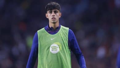 Por que joia promissora do Barcelona n&atilde;o descarta sa&iacute;da em janeiro