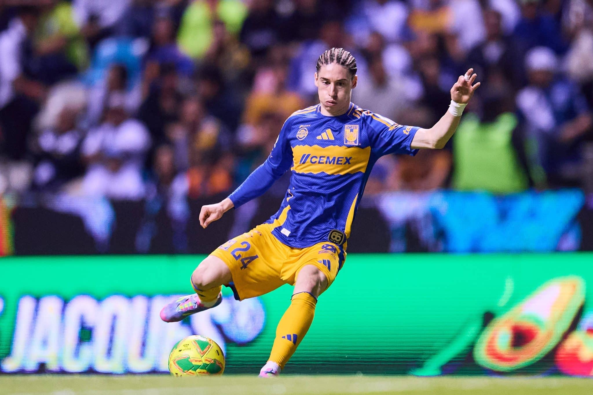 Marcelo Flores no Tigres pelo Campeonato Mexicano
