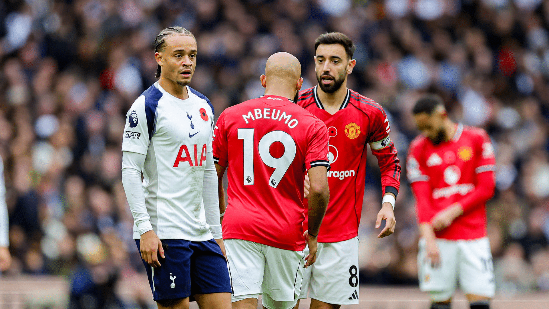 Xavi Simons, Mbeumo e Bruno Fernandes em Tottenham x Manchester United