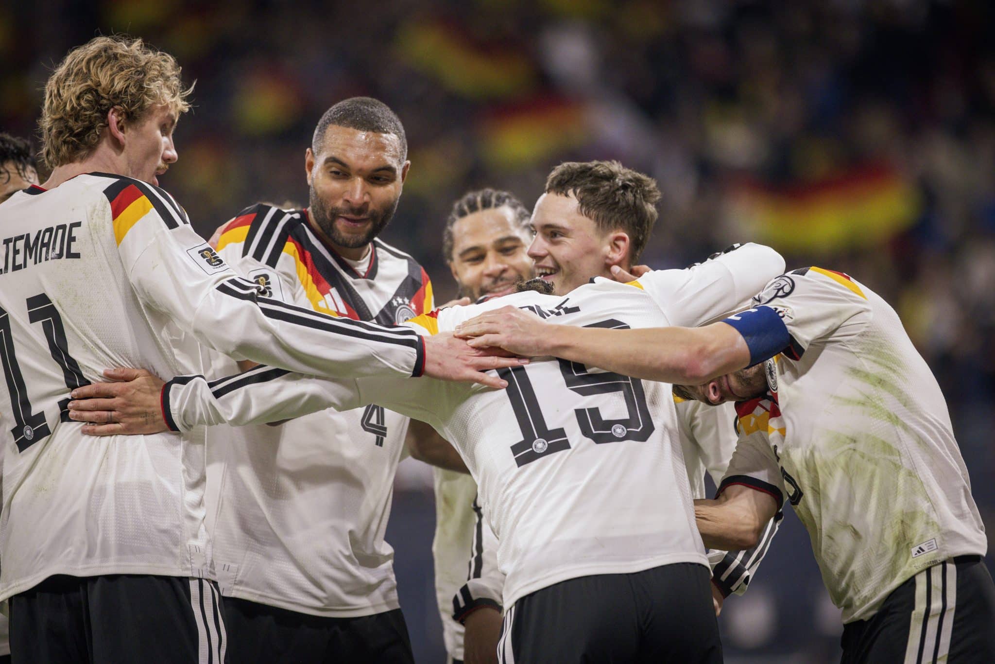 Jogadores da sele&ccedil;&atilde;o alem&atilde; celebram gol 