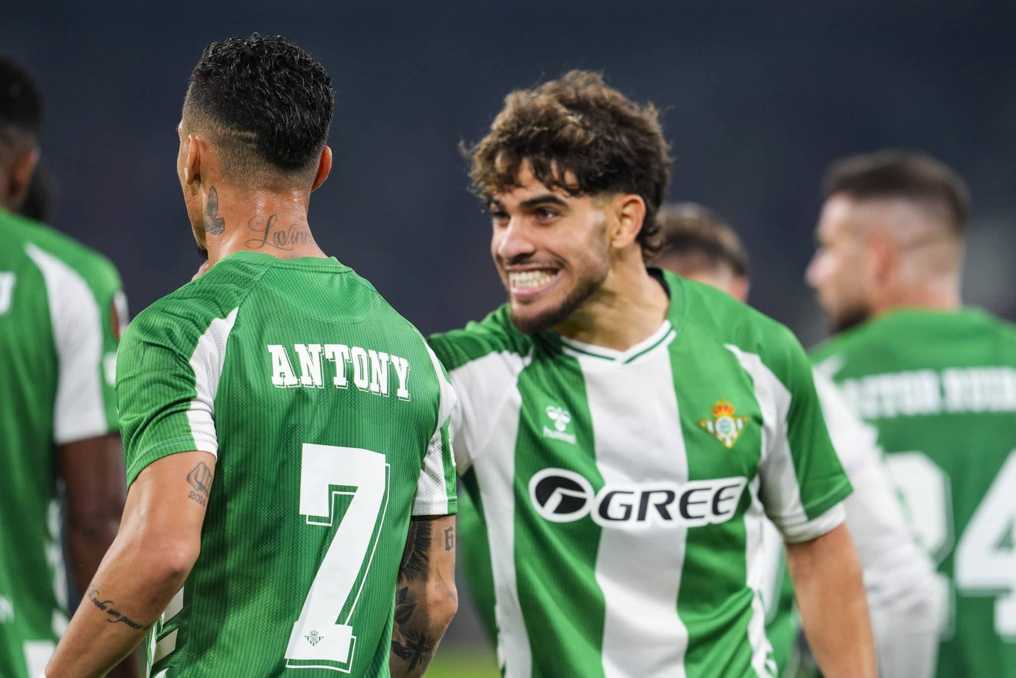 Antony e Abde Ezzaouzolli gol do Betis