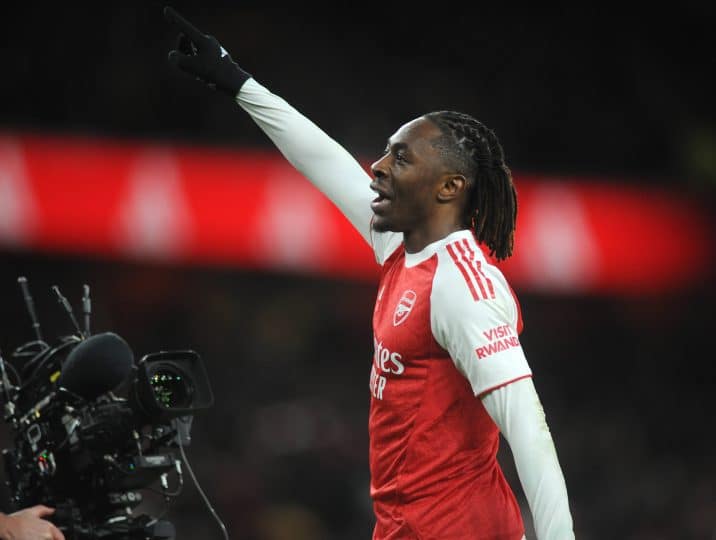 Lenda do Arsenal sugere nova função para Eze superar problemas e voltar a brilhar