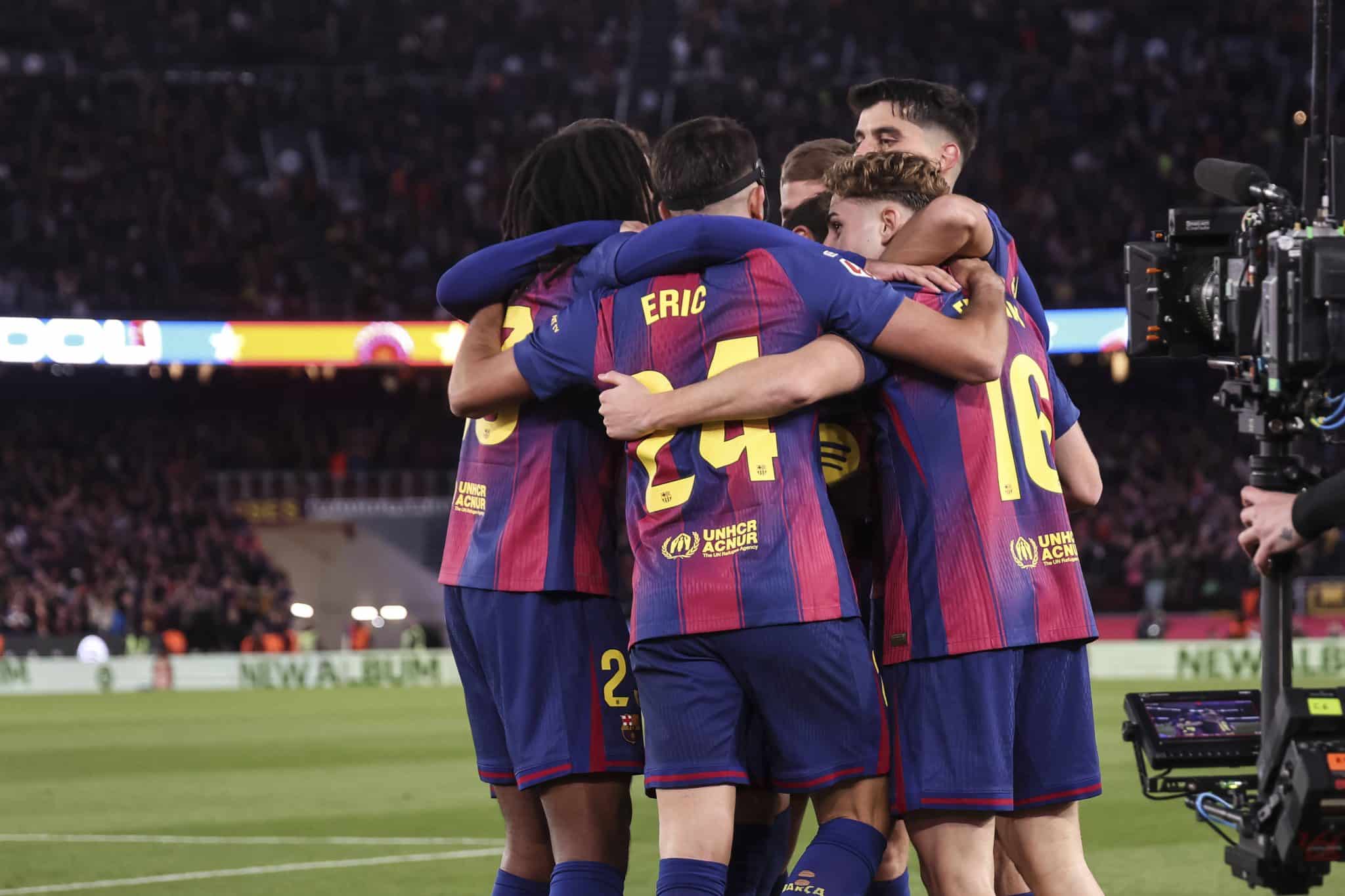 Barcelona comemora gol de Fermin Lopez. 