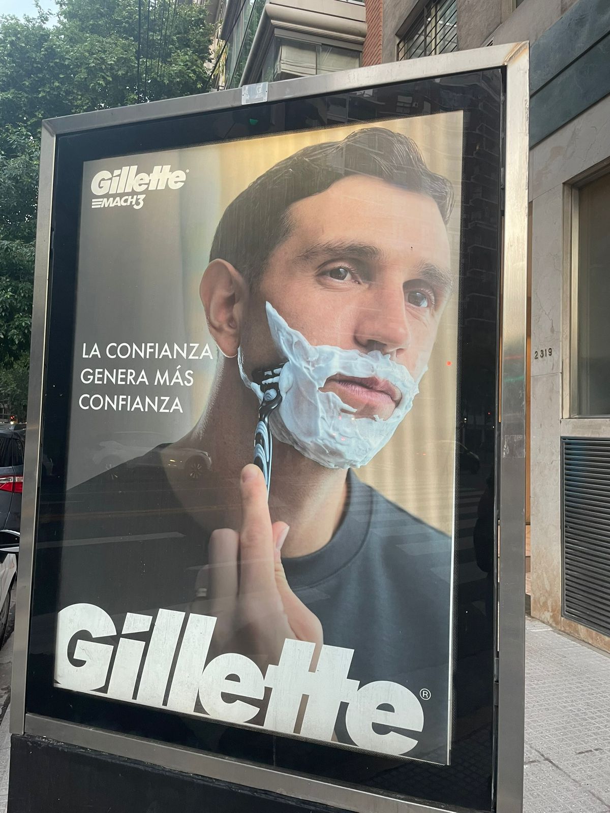 Dibu Martinez - Propaganda