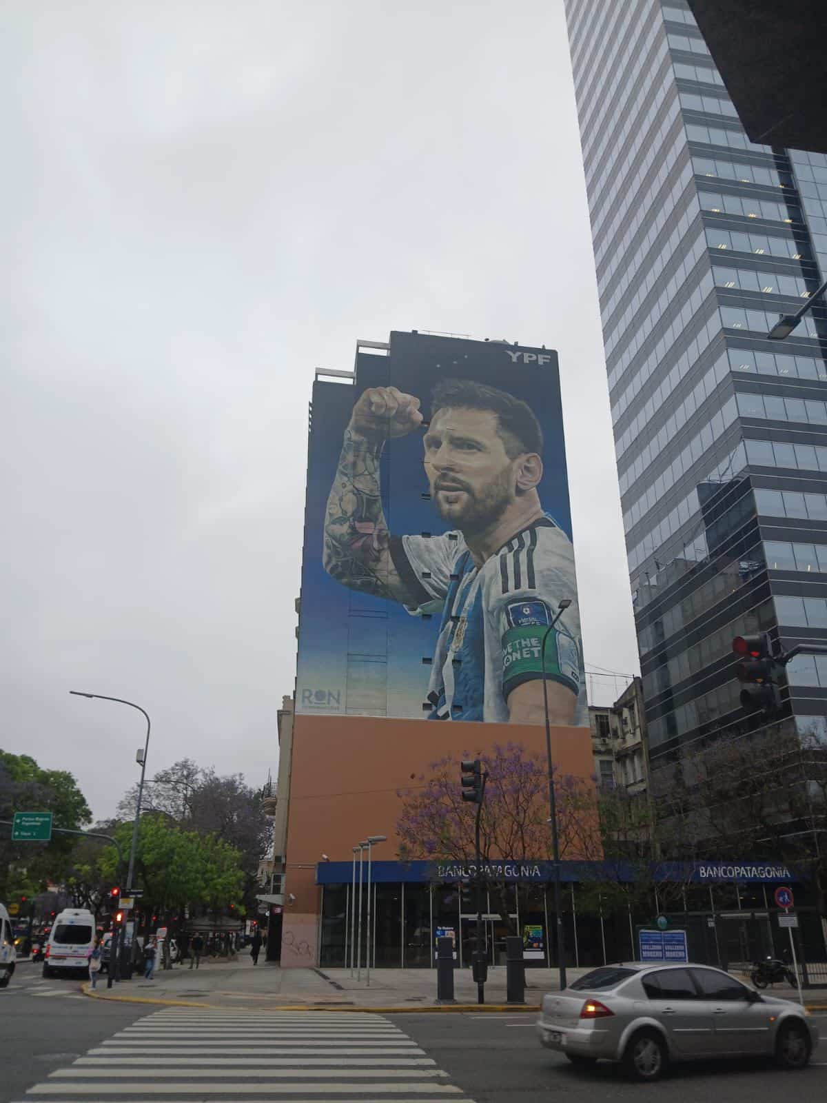 Lionel Messi em mural em Buenos Aires