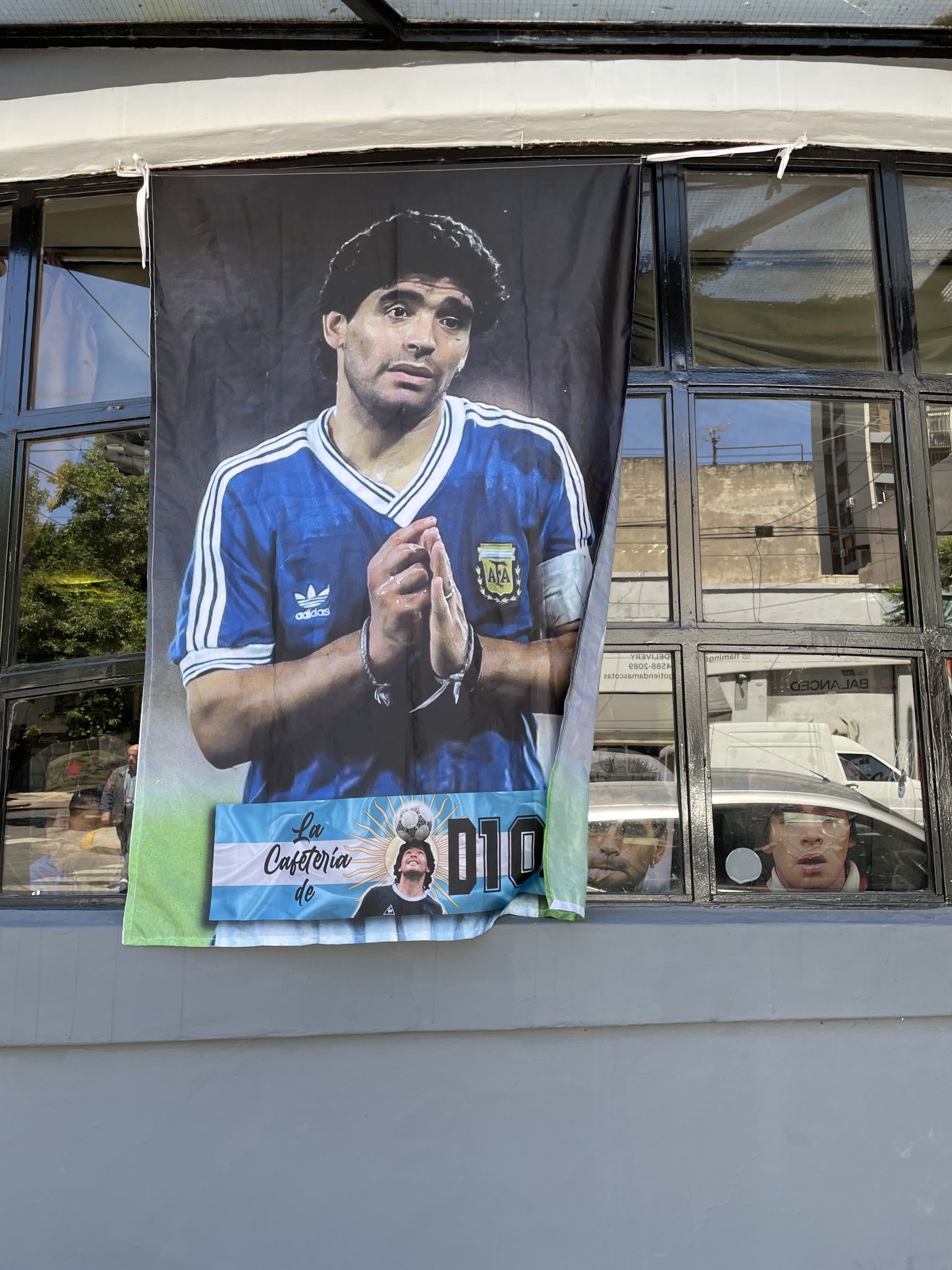 Cinco anos sem Maradona: Como &iacute;dolo segue vivo na mem&oacute;ria e onipresente na capital argentina