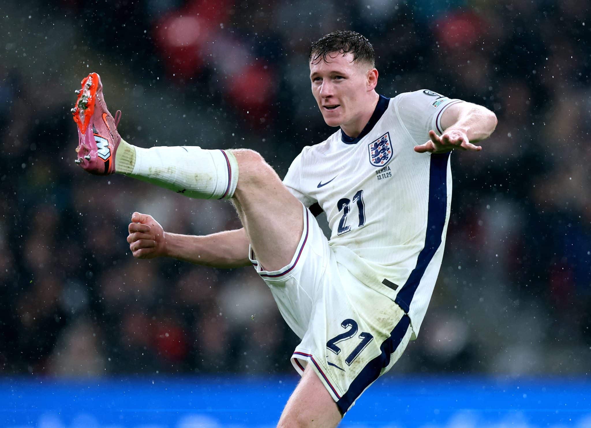 Elliot Anderson em a&ccedil;&atilde;o pela sele&ccedil;&atilde;o inglesa