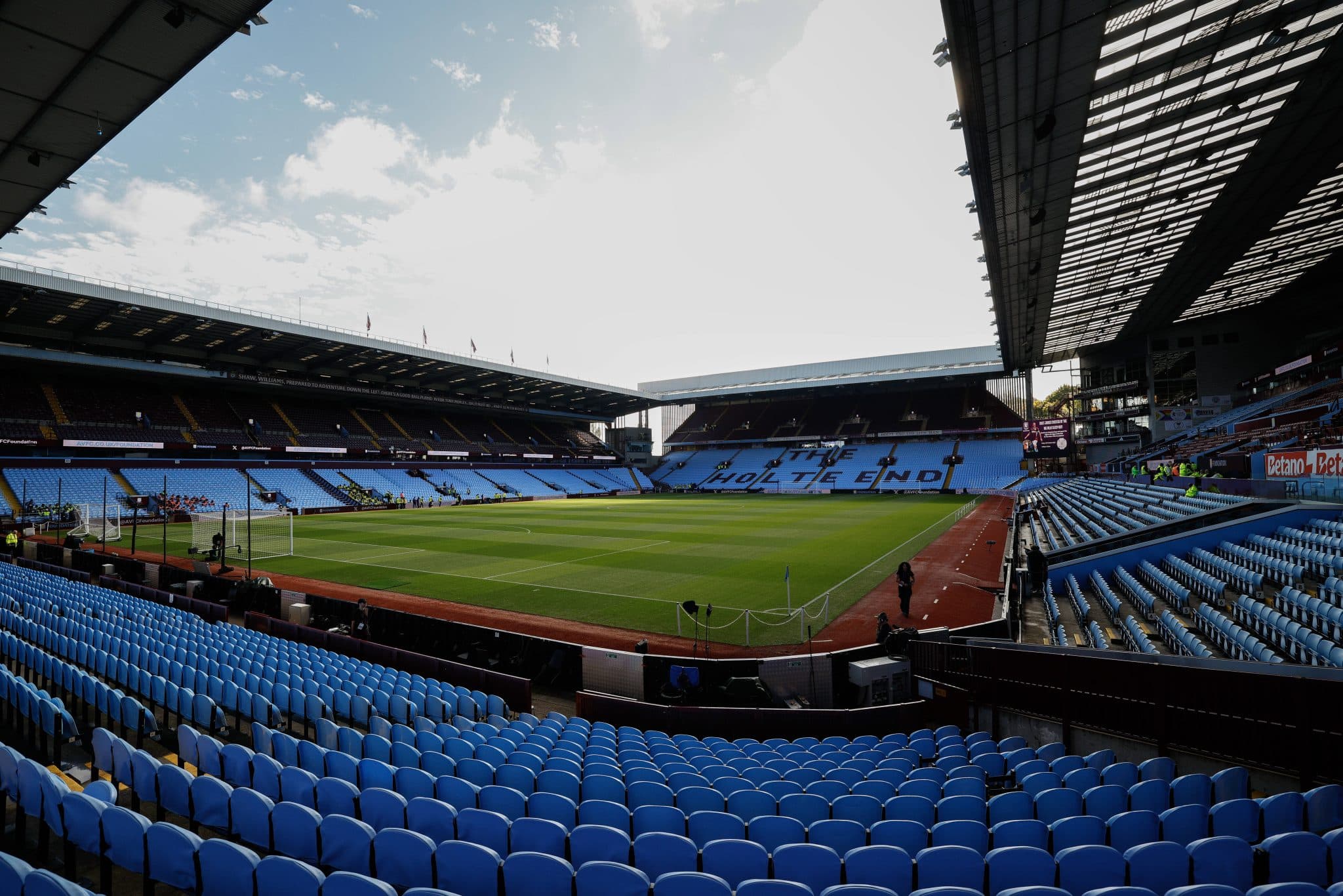 Villa Park, est&aacute;dio do Aston Villa (Foto: Imago)