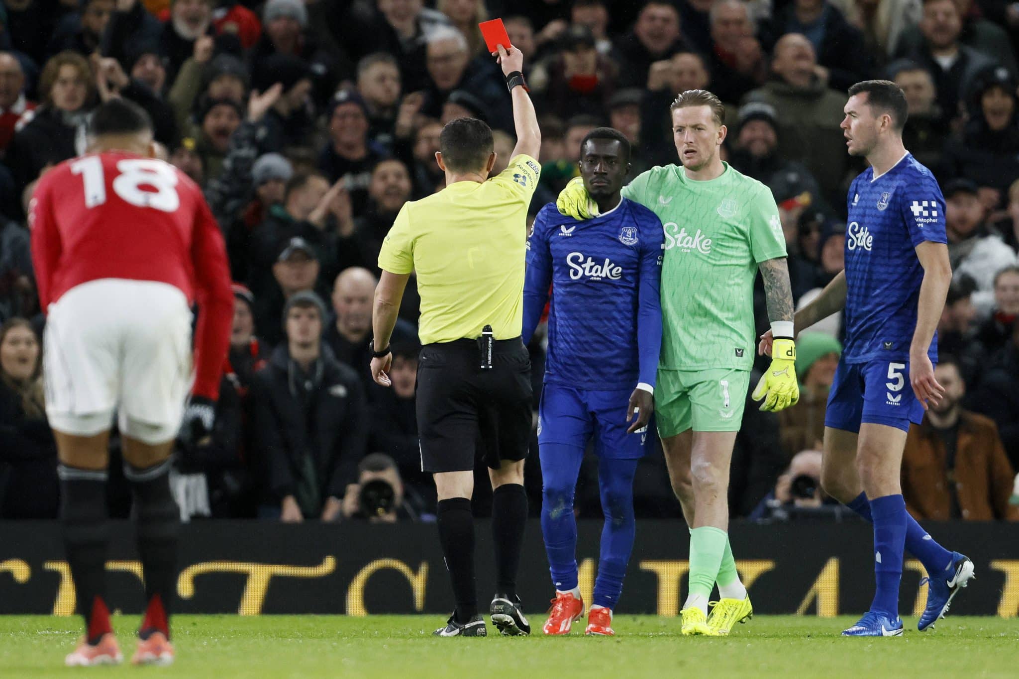 Momento em que Gueye &eacute; expulso