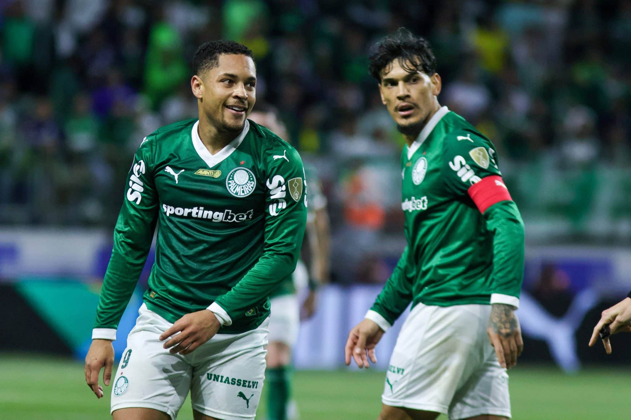Vitor Roque e Gustavo G&oacute;mez em a&ccedil;&atilde;o pelo Palmeiras