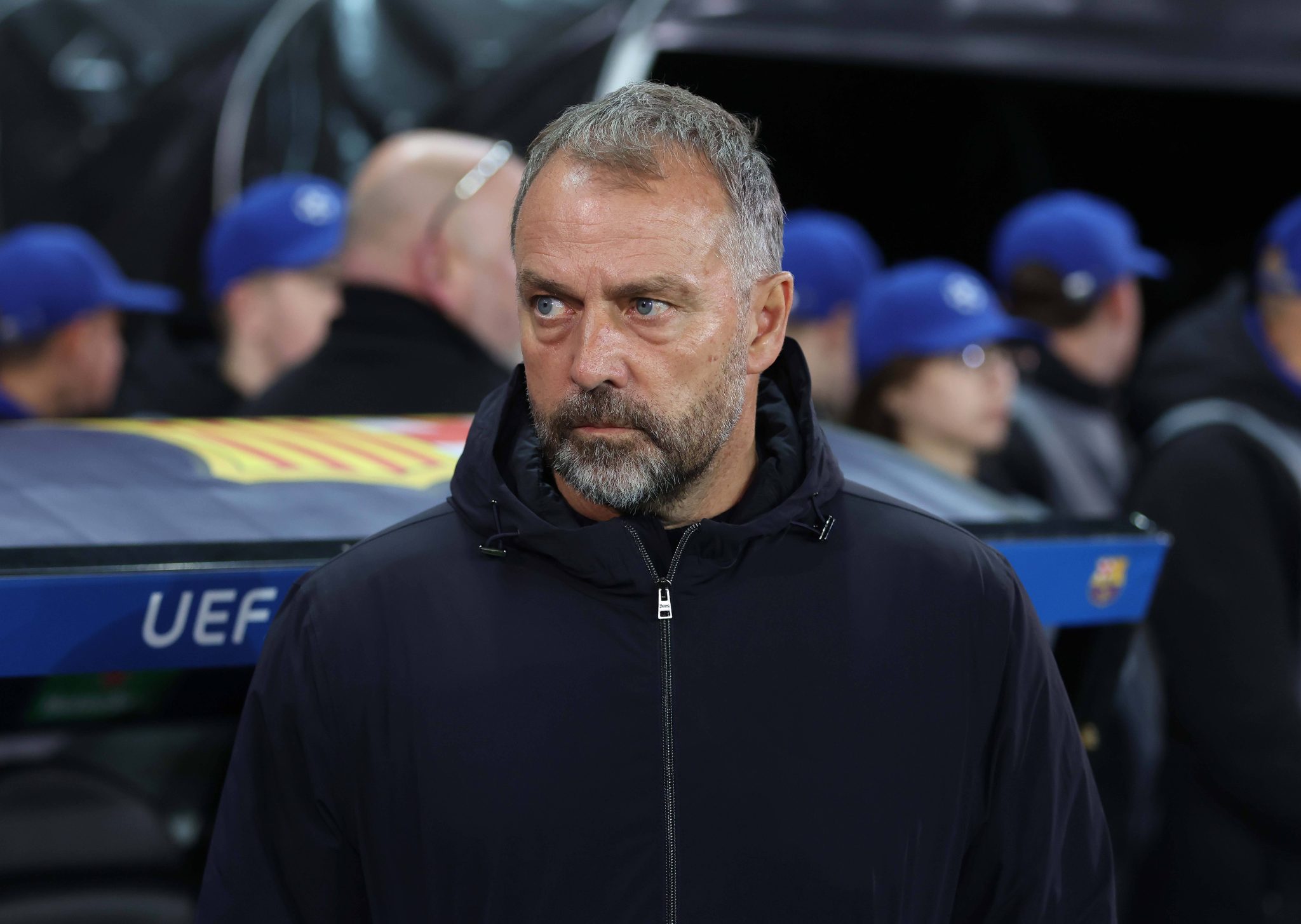 &lsquo;Por que Hansi Flick insiste em um plano fadado ao fracasso no Barcelona?&rsquo;