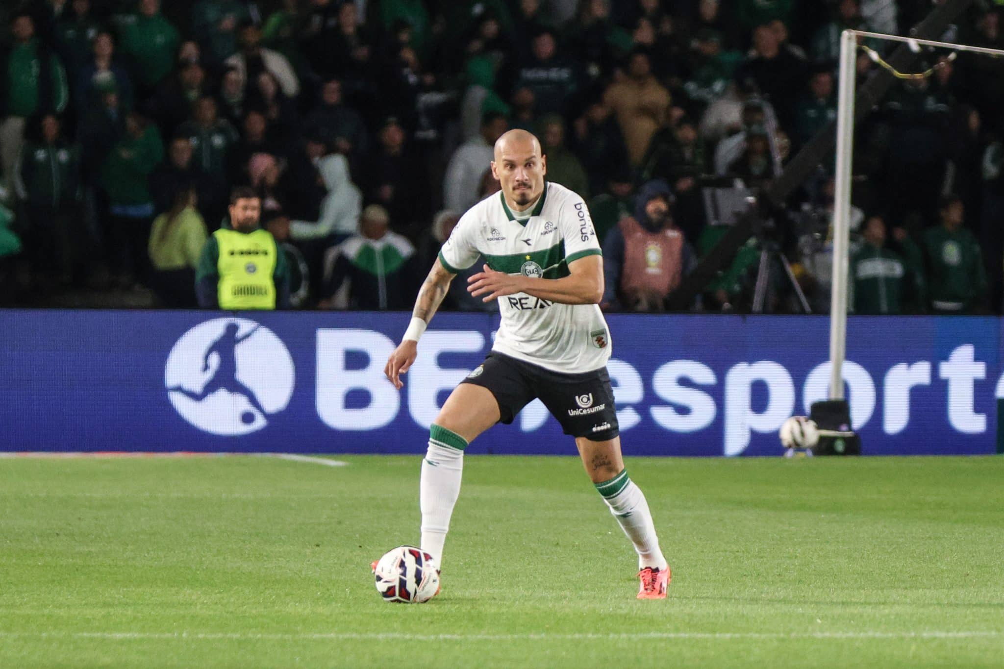 Maicon em a&ccedil;&atilde;o pelo Coritiba