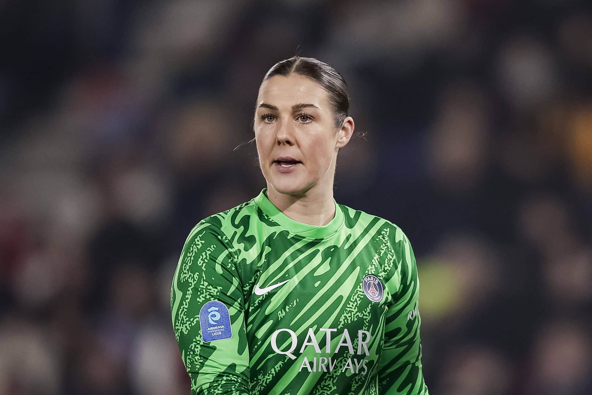 &lsquo;Desrespeitoso&rsquo;: Biografia pol&ecirc;mica coloca fogo no futebol feminino ingl&ecirc;s