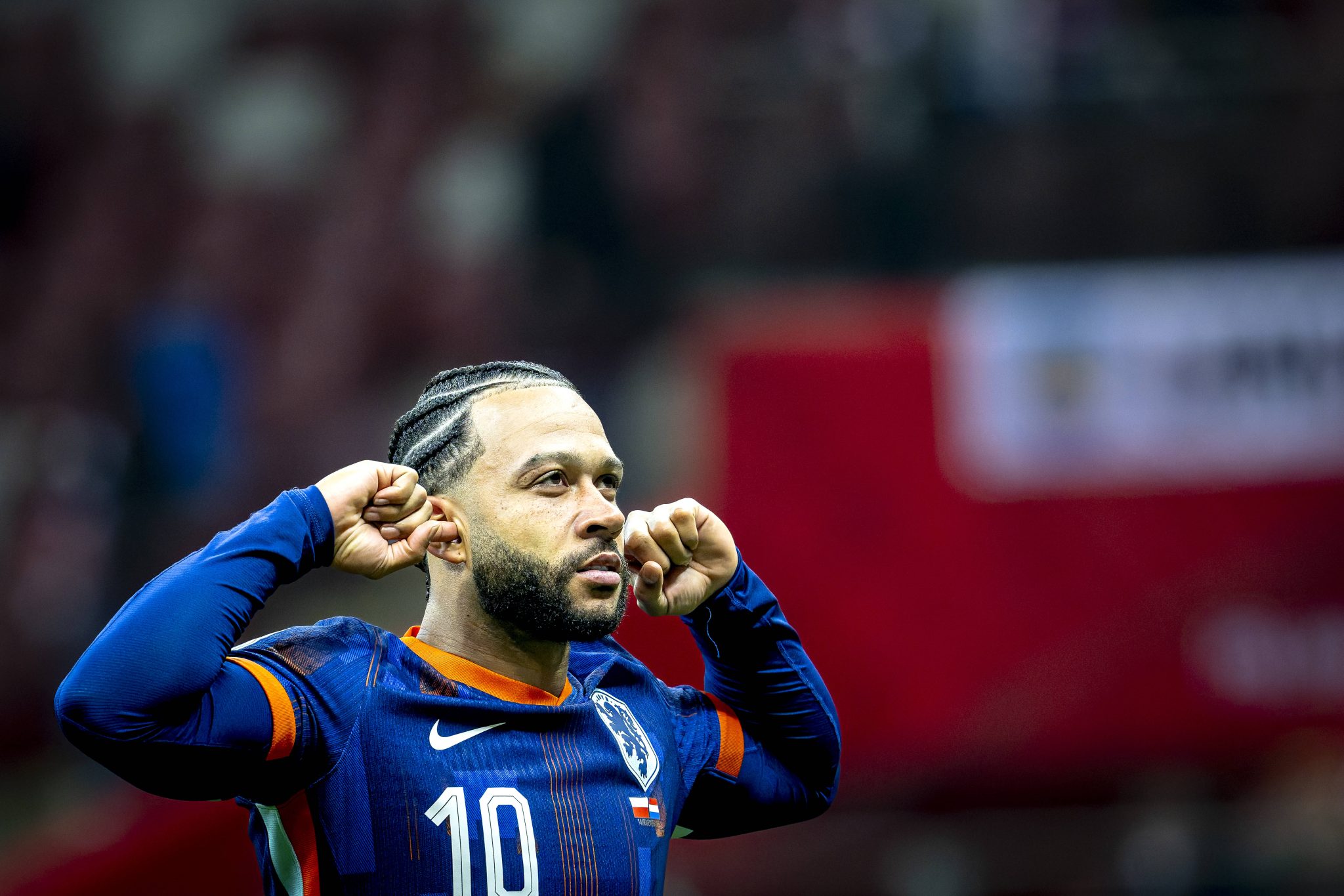 Memphis refor&ccedil;a boa fase com a Holanda, mas n&atilde;o confirma vaga na Copa do Mundo