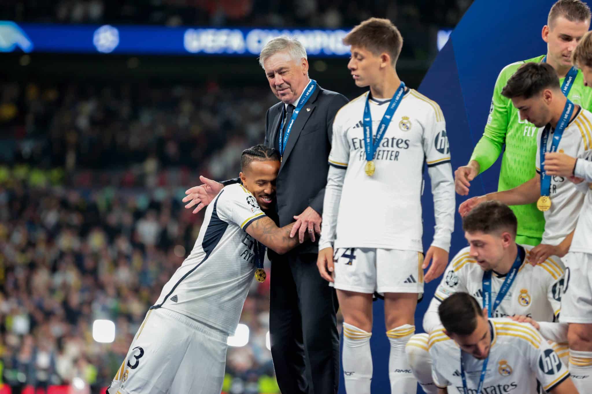 Milit&atilde;o abra&ccedil;a Ancelotti na comemora&ccedil;&atilde;o do t&iacute;tulo da Champions League de 2024