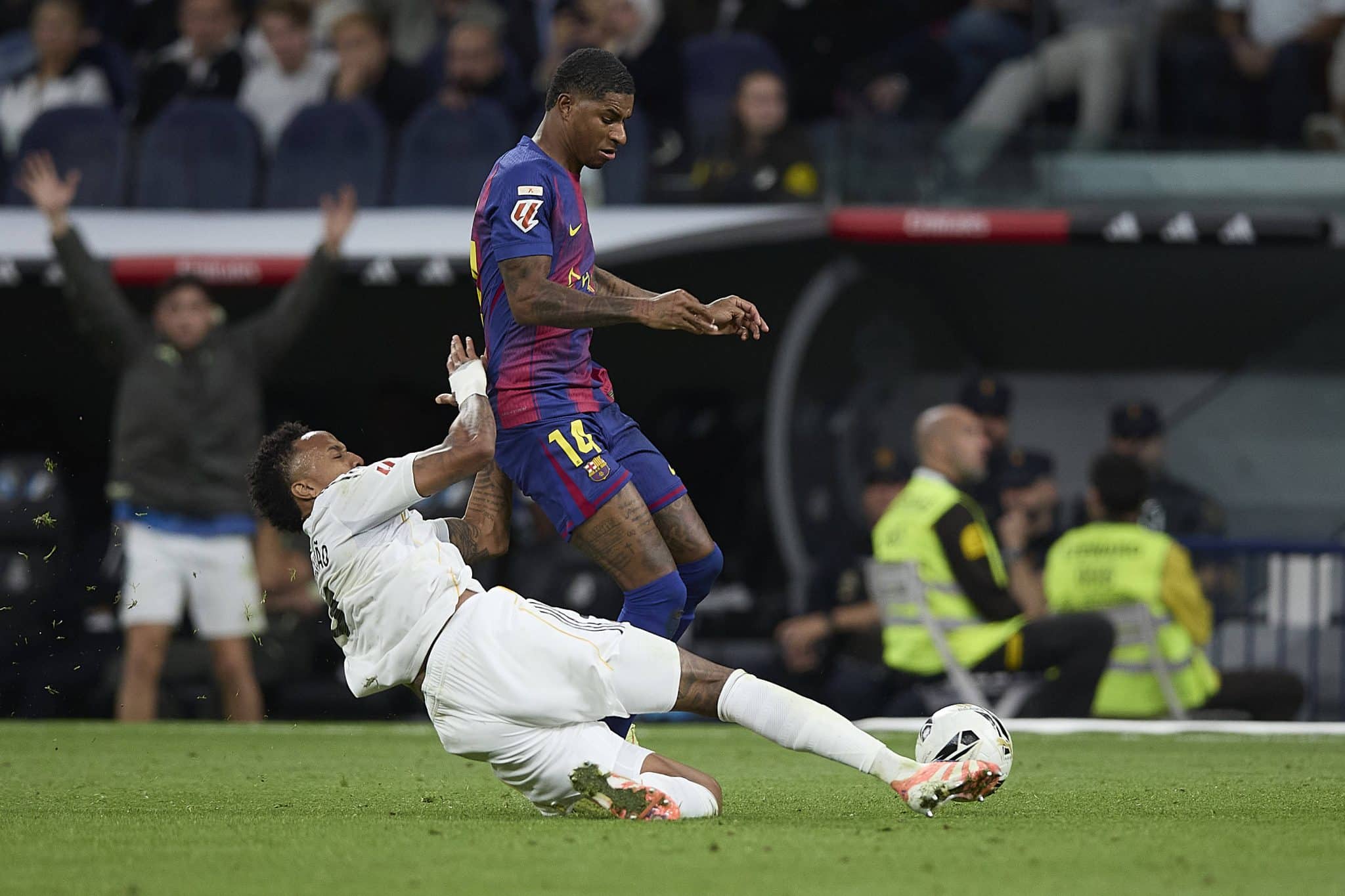 Milit&atilde;o em a&ccedil;&atilde;o contra o Barcelona