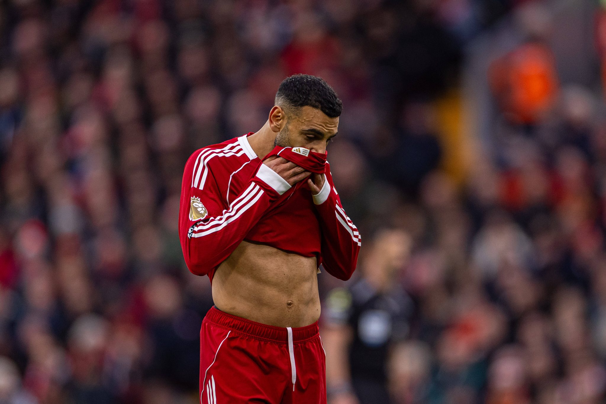 &lsquo;S&oacute; ou&ccedil;o Salah falar quando recebe pr&ecirc;mio ou quando precisa de um novo contrato no Liverpool&rsquo;