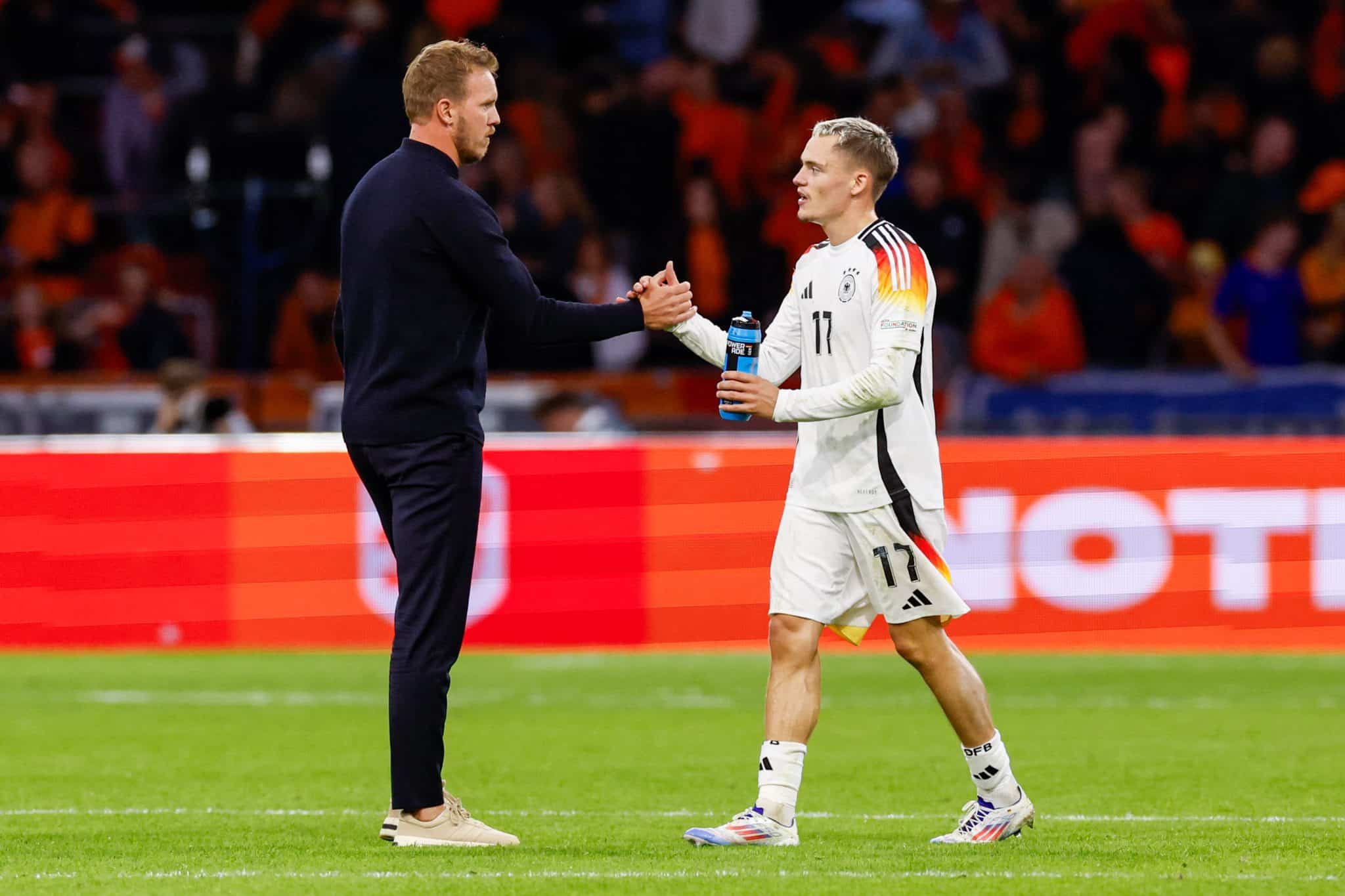 Nagelsmann cumprimenta Wirtz 