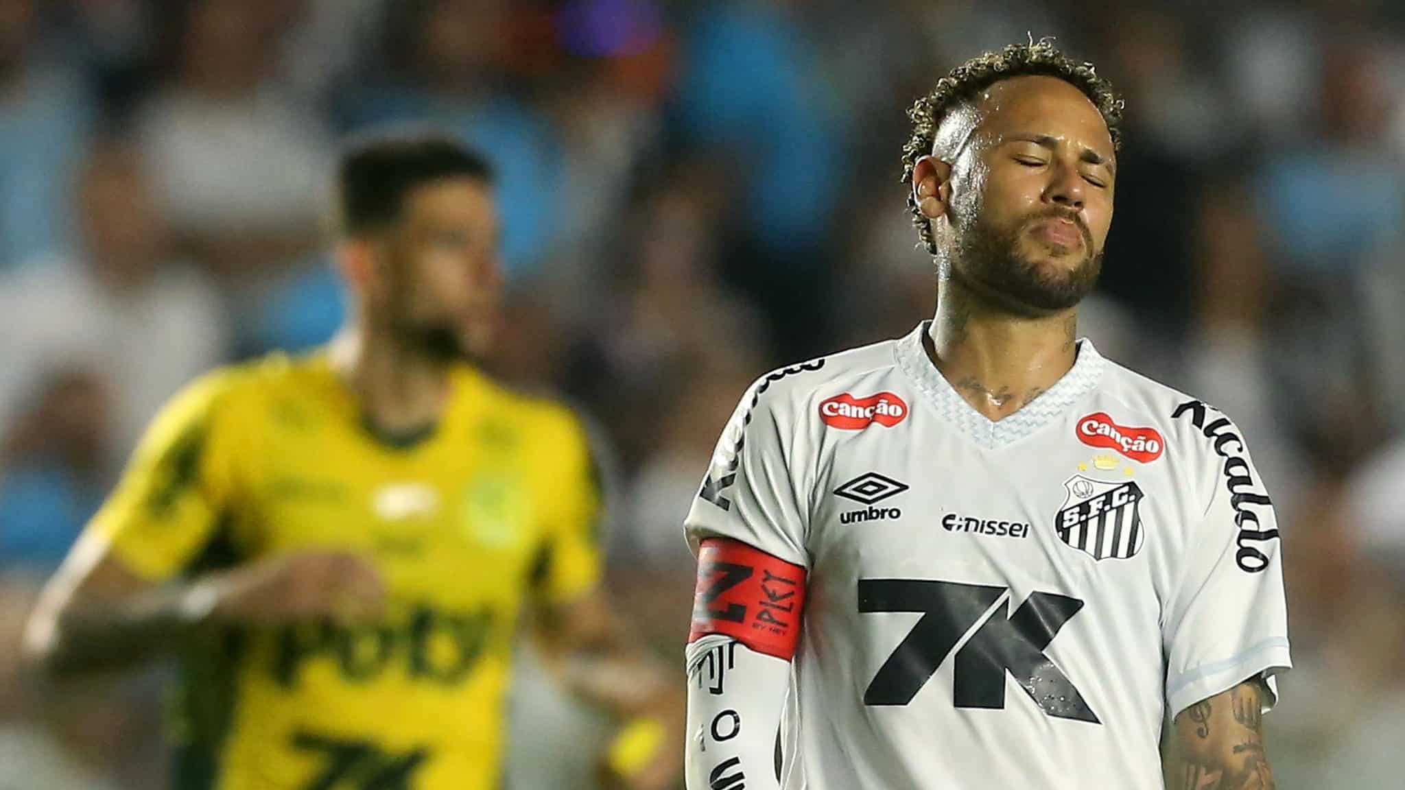 At&eacute; quando tudo come&ccedil;a bem, Neymar consegue se complicar e deixar o Santos na m&atilde;o