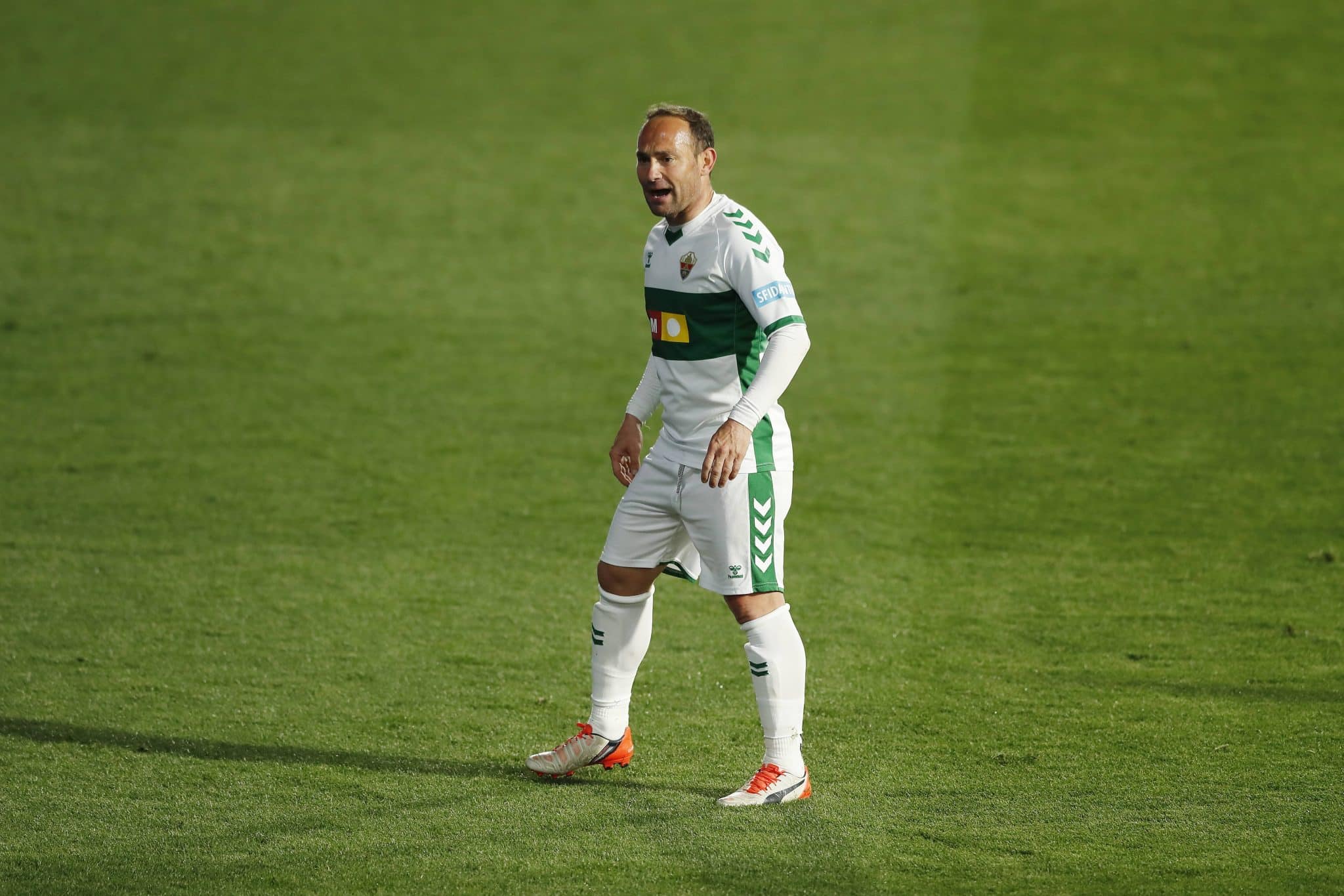 Nino em atua&ccedil;&atilde;o pelo Elche (Foto: IMAGO / AFLOSPORT)