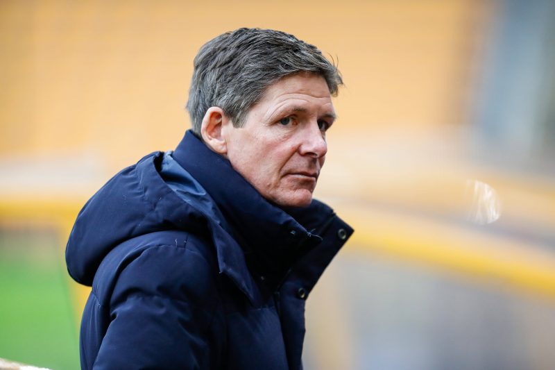 ‘Não recebeu apoio adequado’: Porque técnico da Premier League disparou contra diretoria