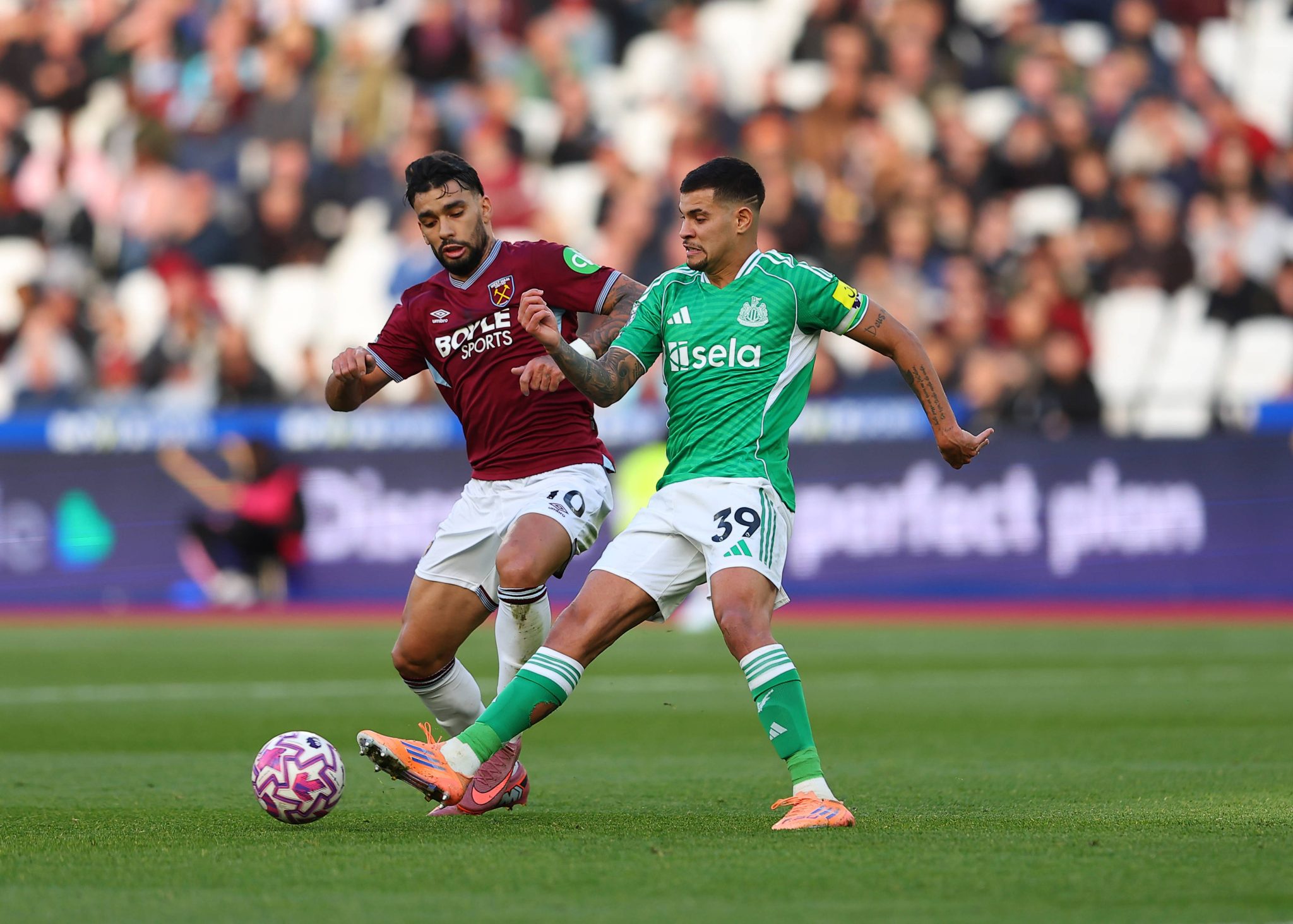 Guimar&atilde;es d&aacute; assist&ecirc;ncia, mas Paquet&aacute; &eacute; destaque e revive o West Ham para bater o Newcastle