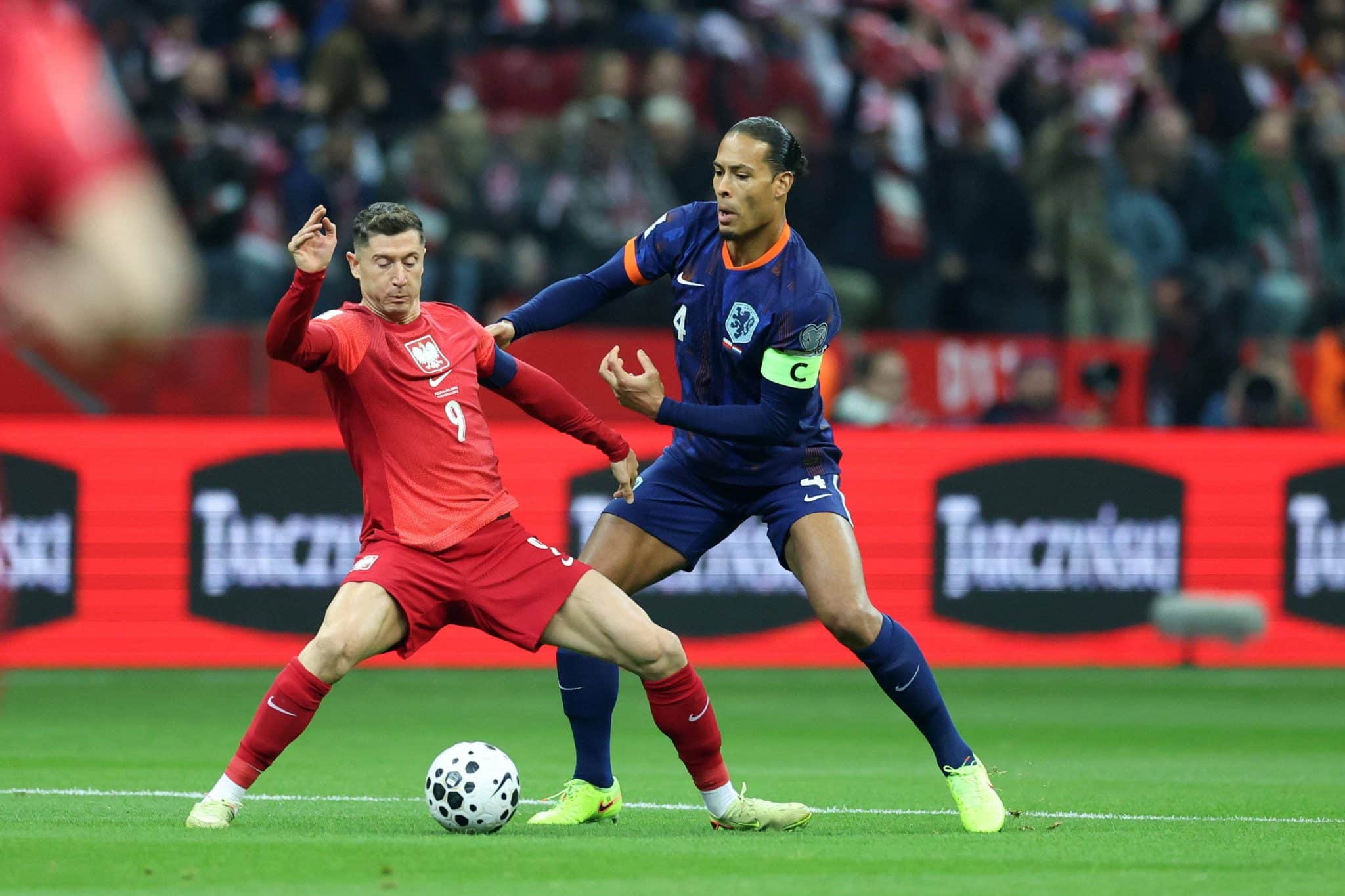 Pol&ocirc;nia e Holanda se enfrentam pelas Eliminat&oacute;rias da Copa (Foto: Imago)