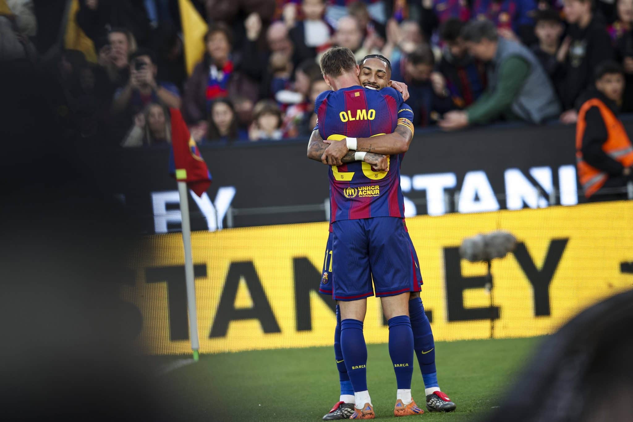 Dani Olmo e Raphinha celebram gol do Barcelona (Foto: Imago)