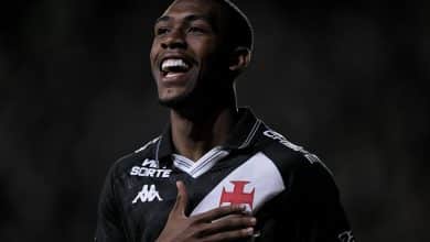 Trinca de erros afunda Internacional e traz al&iacute;vio ao Vasco de Diniz em batalha de mais de 3h