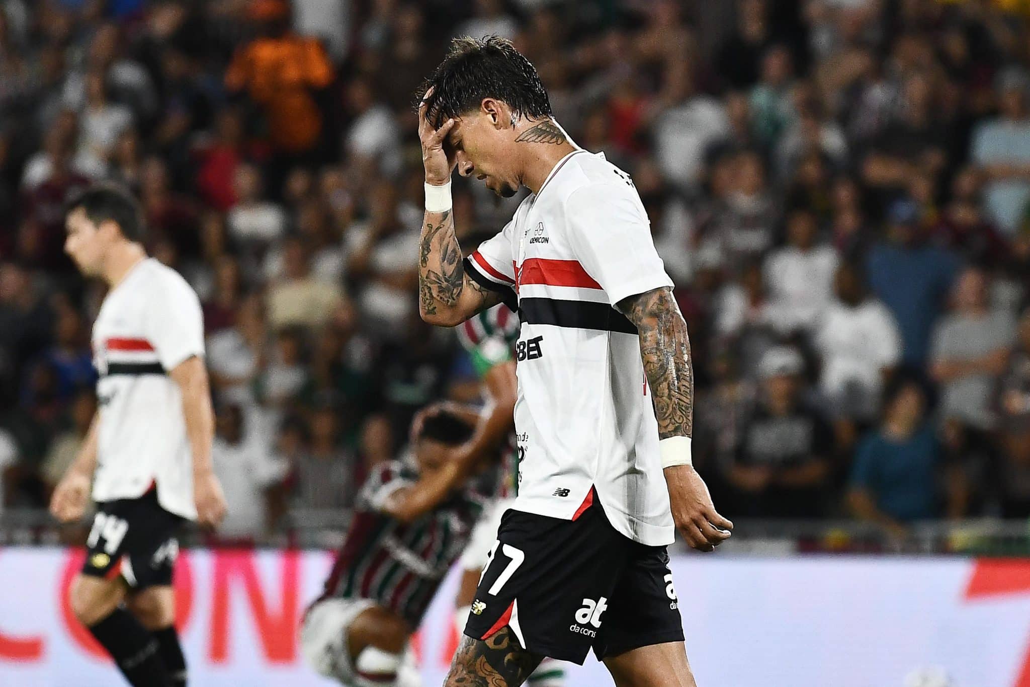 Goleada hist&oacute;rica do Fluminense escancara abandono e apatia de um S&atilde;o Paulo em frangalhos